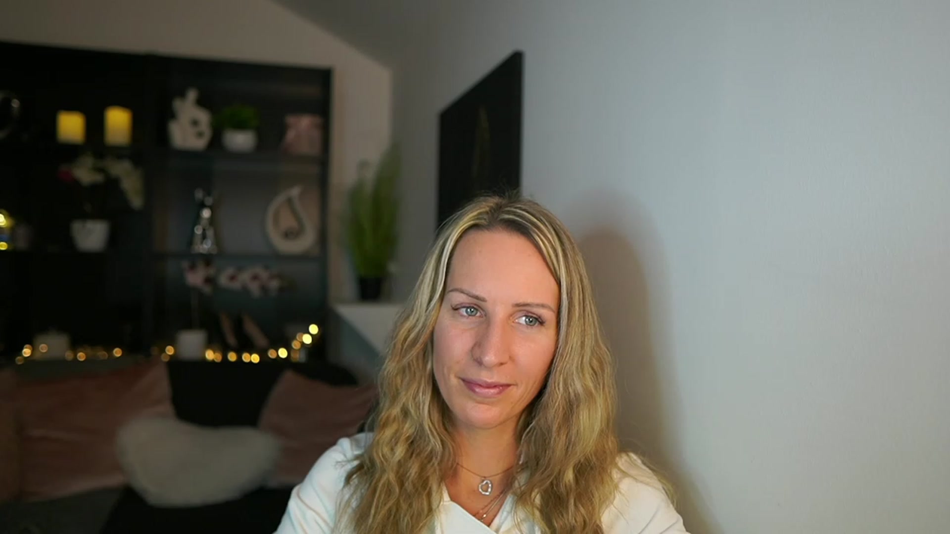 Gallery image thumbnail from Nikki__Sexx__'s myfreecams stream on, 01/08/2024, 21:36 image 2 of 20