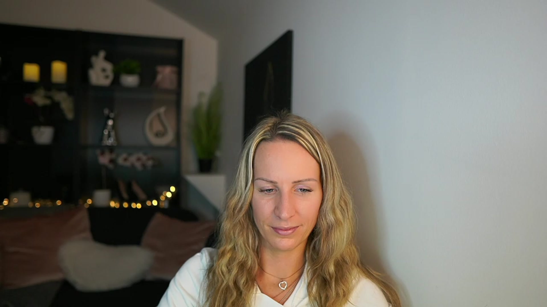 Gallery image thumbnail from Nikki__Sexx__'s myfreecams stream on, 01/08/2024, 21:36 image 17 of 20