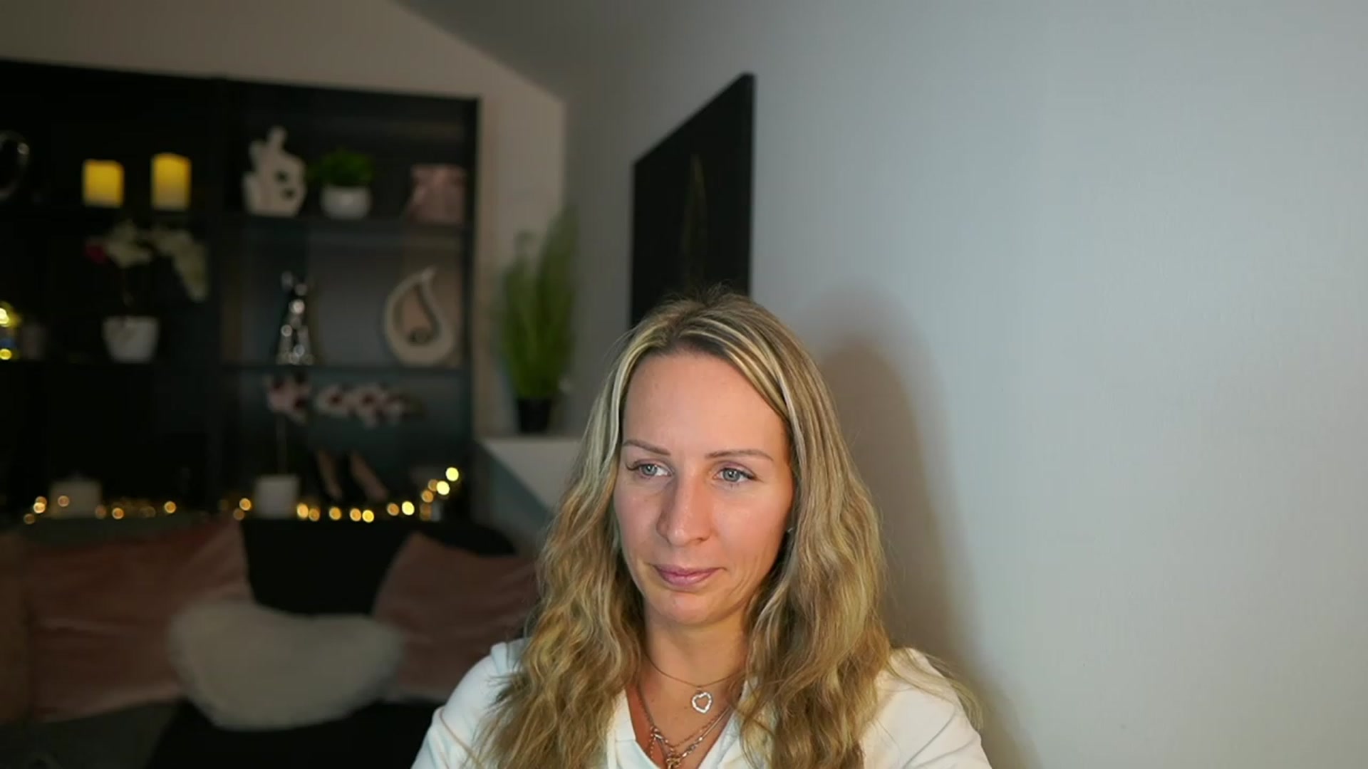 Gallery image thumbnail from Nikki__Sexx__'s myfreecams stream on, 01/08/2024, 21:36 image 3 of 20