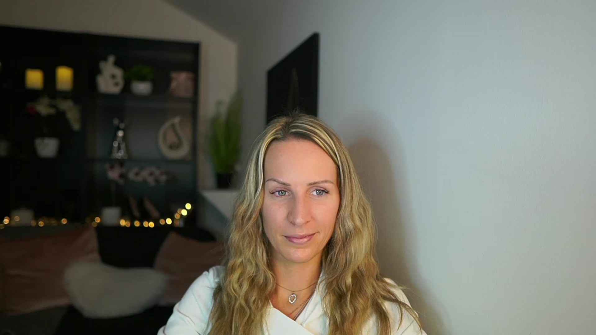 Gallery image thumbnail from Nikki__Sexx__'s myfreecams stream on, 01/08/2024, 21:36 image 14 of 20