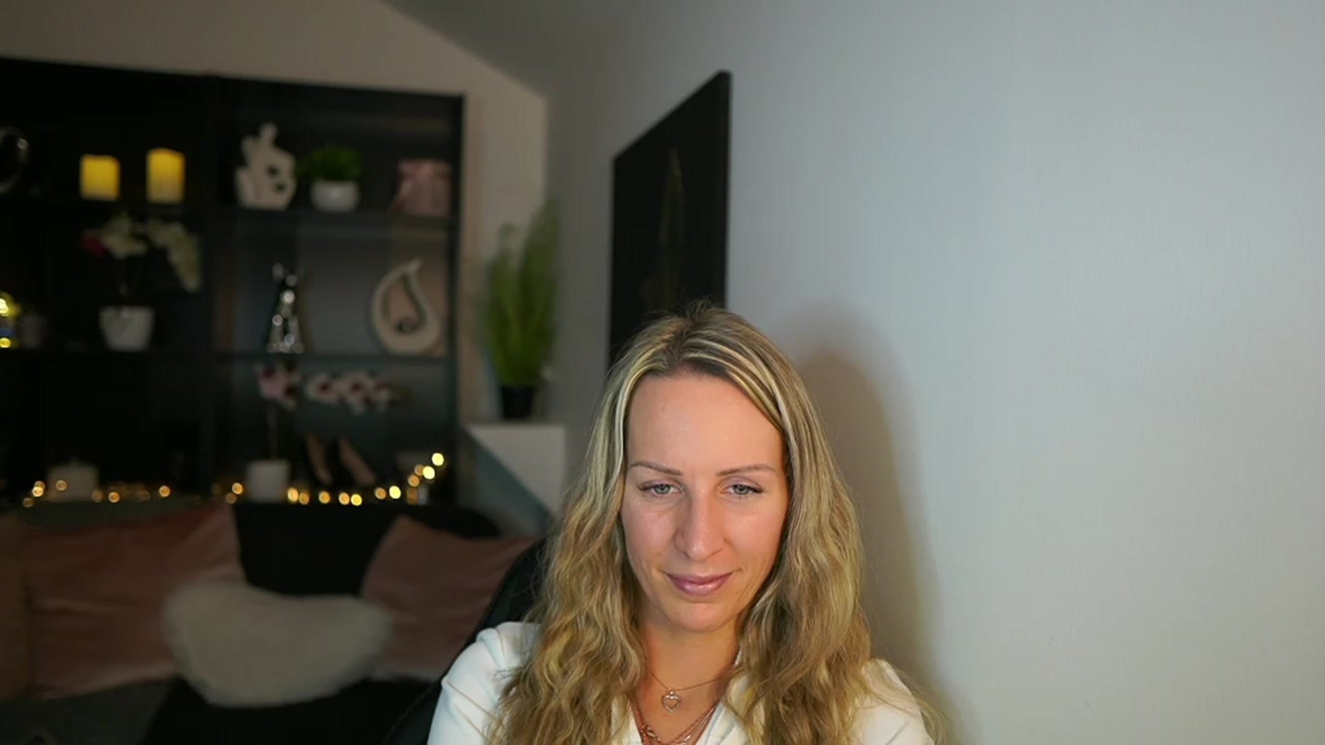 Gallery image thumbnail from Nikki__Sexx__'s myfreecams stream on, 01/08/2024, 21:36 image 4 of 20