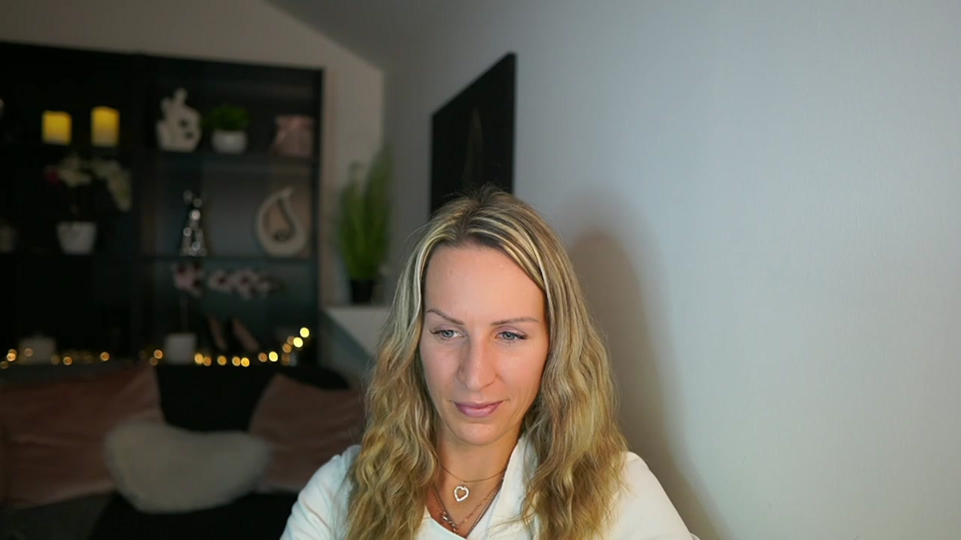 Gallery image thumbnail from Nikki__Sexx__'s myfreecams stream on, 01/08/2024, 21:36 image 20 of 20