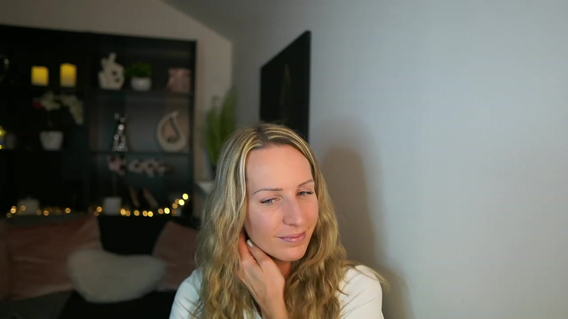 Gallery image thumbnail from Nikki__Sexx__'s myfreecams stream on, 01/08/2024, 21:36 image 9 of 20