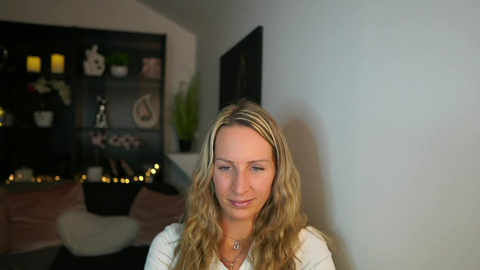 Gallery image thumbnail from Nikki__Sexx__'s myfreecams stream on, 01/08/2024, 21:36 image 10 of 20