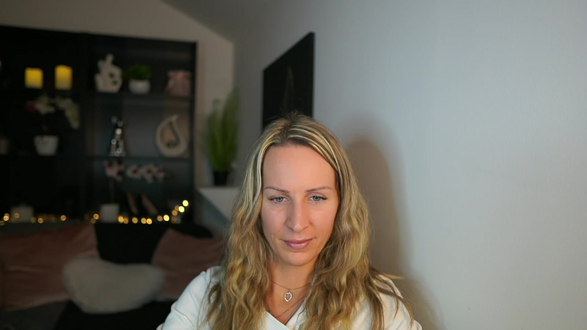 Gallery image thumbnail from Nikki__Sexx__'s myfreecams stream on, 01/08/2024, 21:36 image 15 of 20