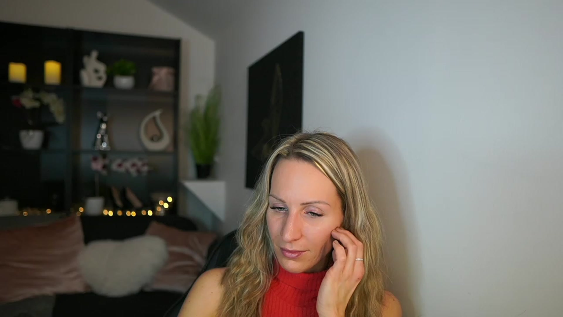 Gallery image thumbnail from Nikki__Sexx__'s myfreecams stream on, 01/10/2024, 24:03 image 17 of 20