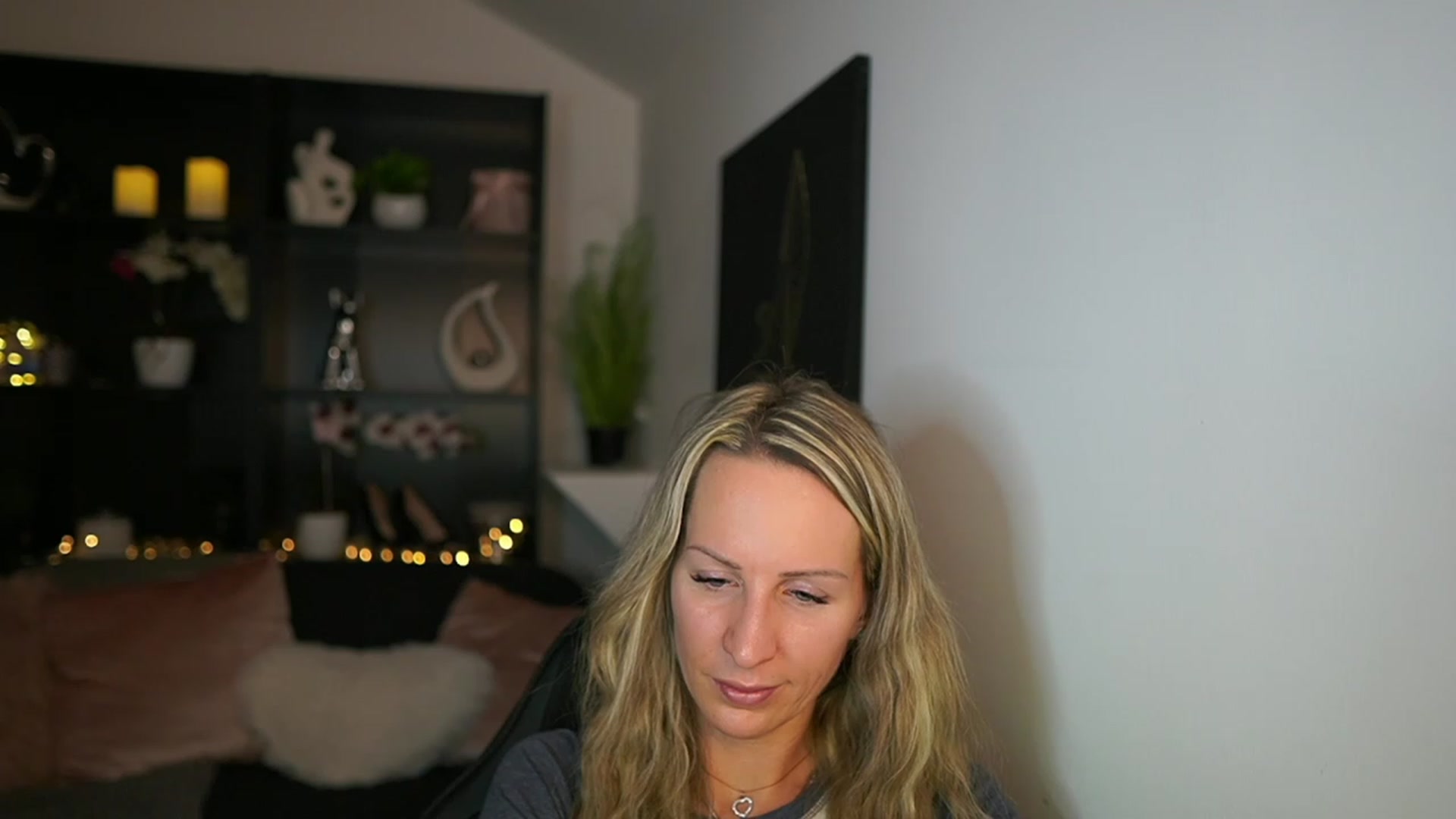 Gallery image thumbnail from Nikki__Sexx__'s myfreecams stream on, 01/11/2024, 21:39 image 19 of 20