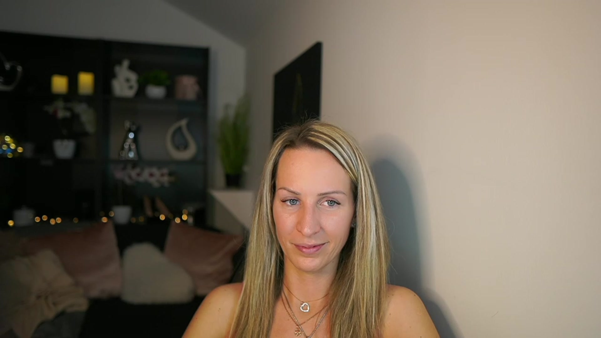 Gallery image thumbnail from Nikki__Sexx__'s myfreecams stream on, 02/12/2024, 21:34 image 12 of 20