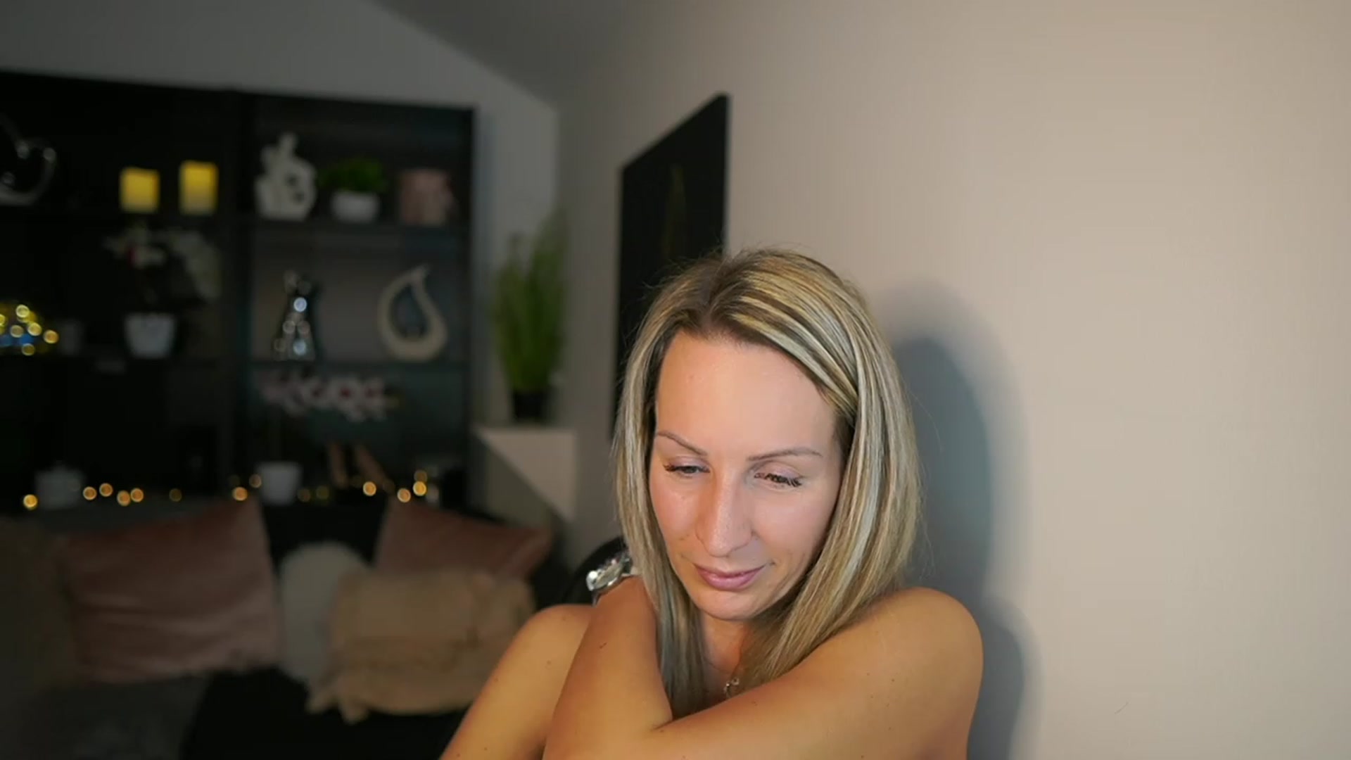 Gallery image thumbnail from Nikki__Sexx__'s myfreecams stream on, 02/12/2024, 21:34 image 6 of 20