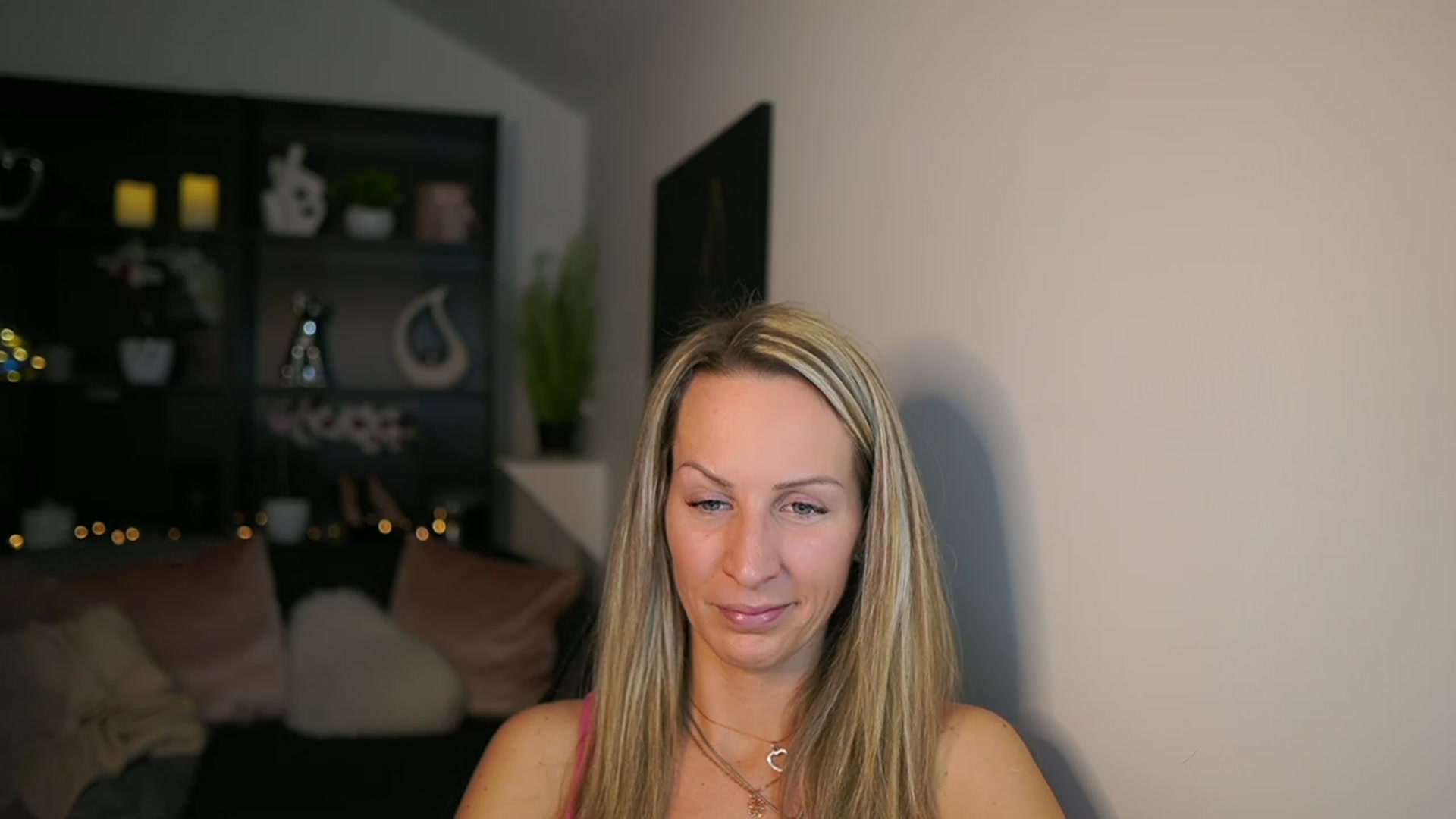 Gallery image thumbnail from Nikki__Sexx__'s myfreecams stream on, 02/12/2024, 21:34 image 18 of 20