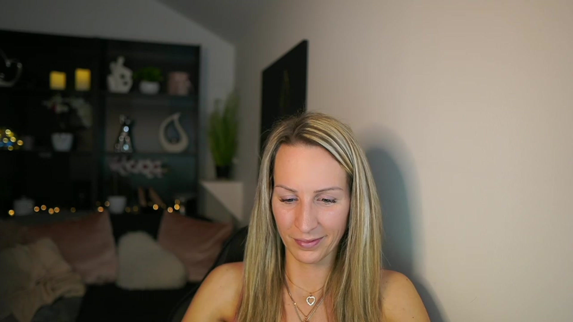 Gallery image thumbnail from Nikki__Sexx__'s myfreecams stream on, 02/12/2024, 21:34 image 9 of 20