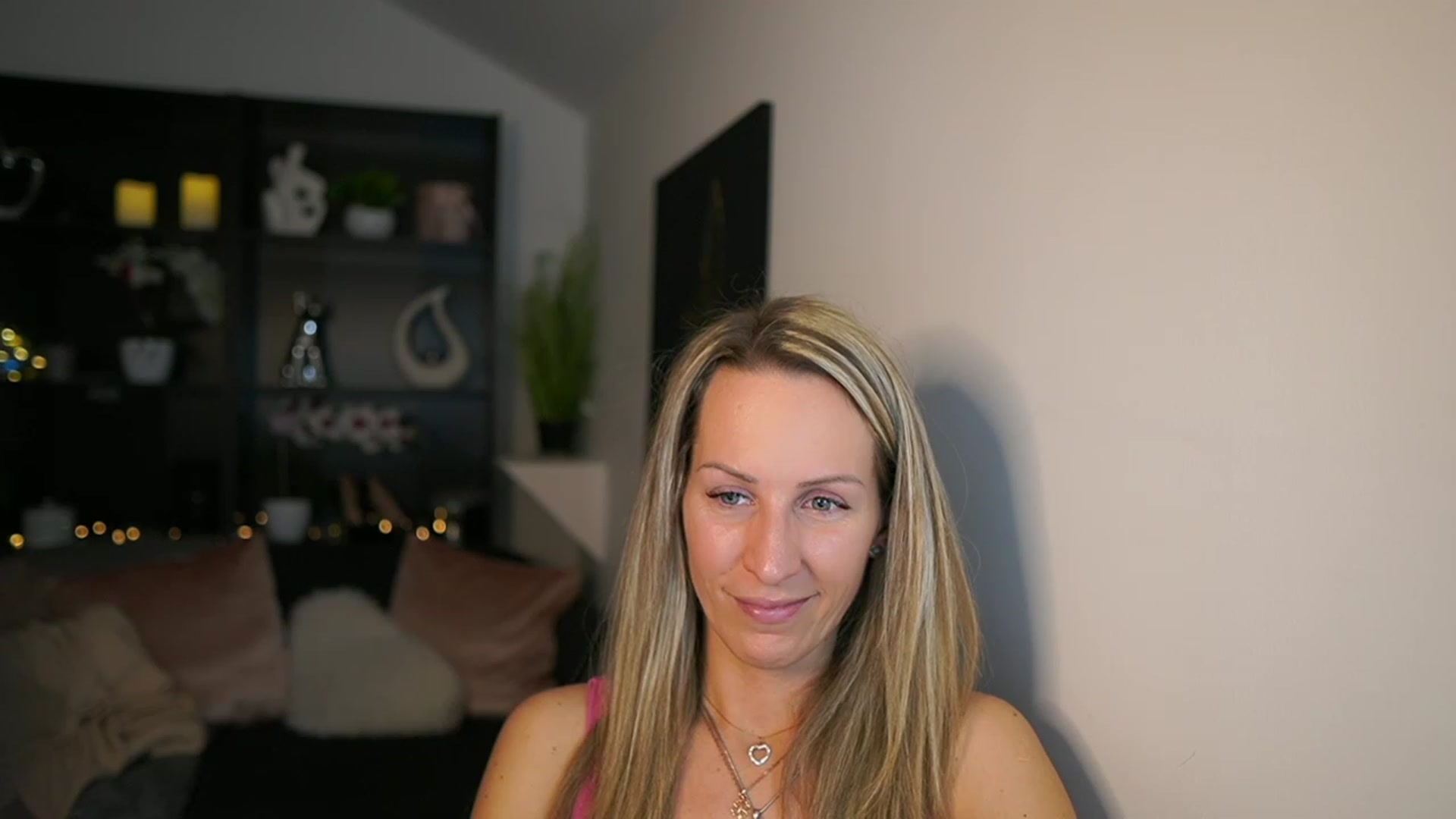 Gallery image thumbnail from Nikki__Sexx__'s myfreecams stream on, 02/12/2024, 21:34 image 16 of 20