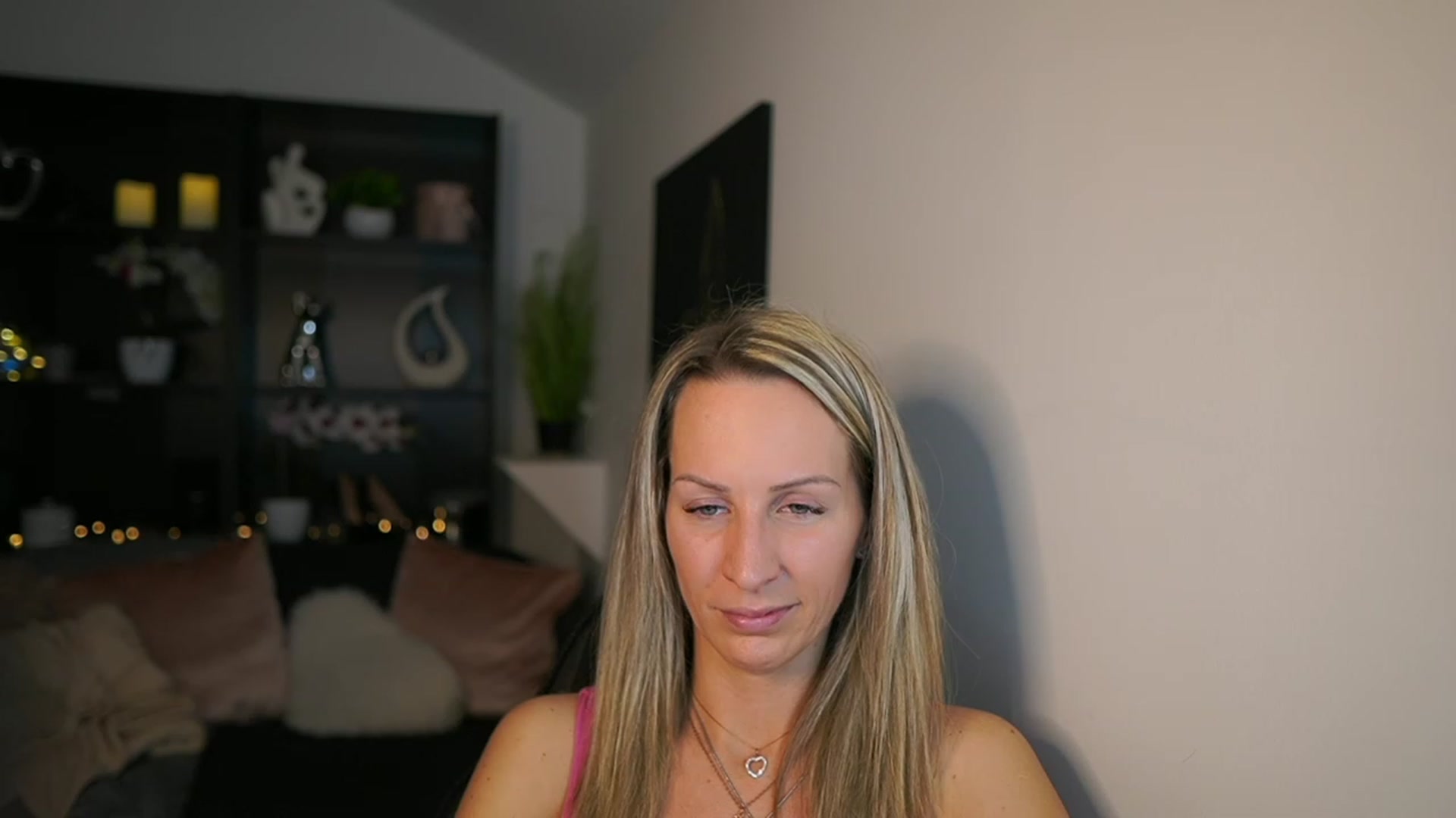 Gallery image thumbnail from Nikki__Sexx__'s myfreecams stream on, 02/12/2024, 21:34 image 19 of 20