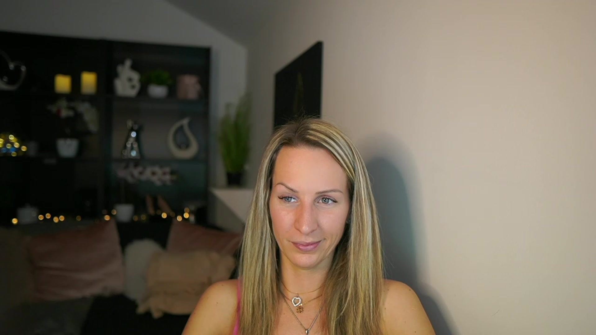 Gallery image thumbnail from Nikki__Sexx__'s myfreecams stream on, 02/12/2024, 21:34 image 1 of 20