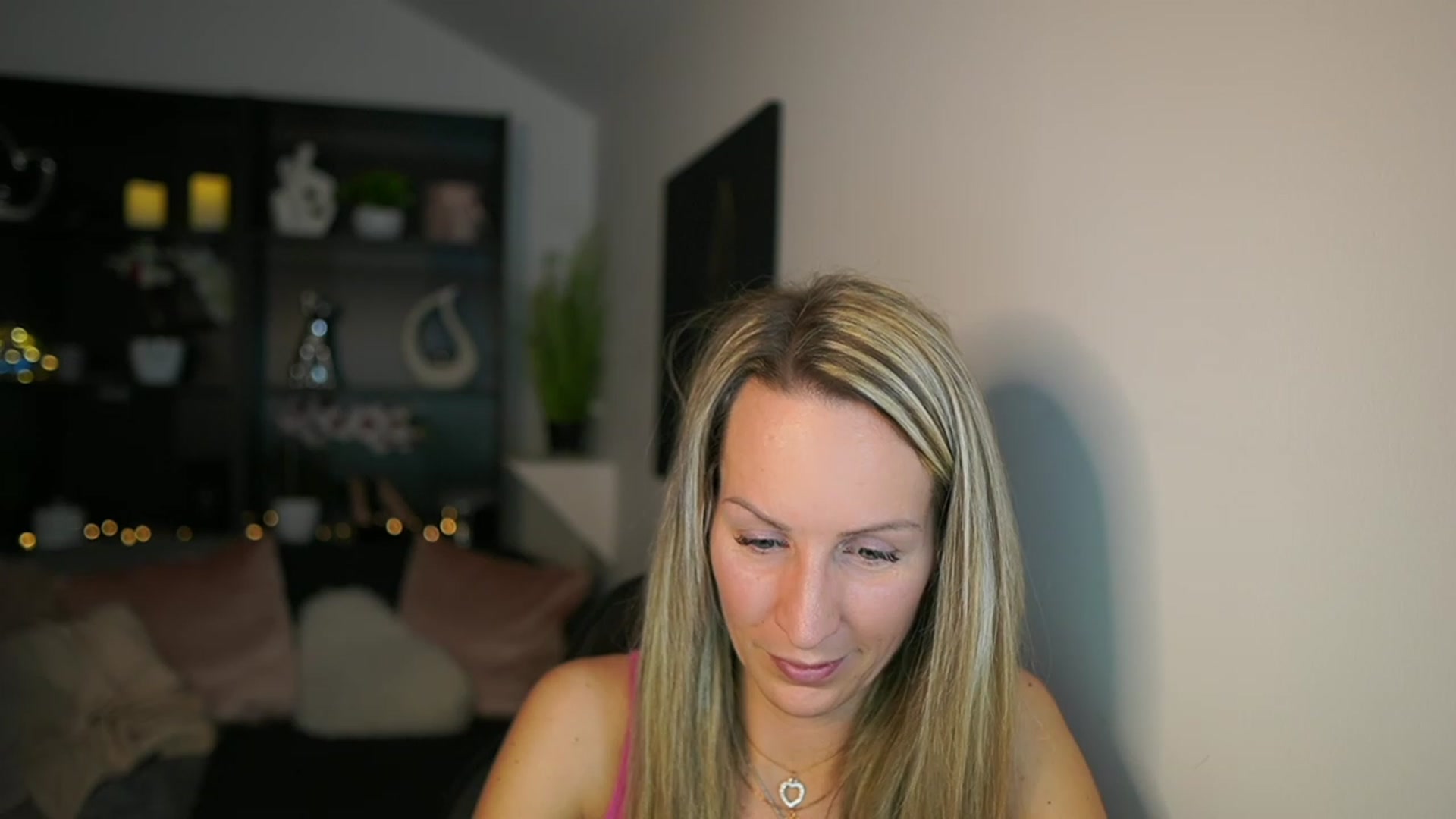 Gallery image thumbnail from Nikki__Sexx__'s myfreecams stream on, 02/12/2024, 21:34 image 8 of 20