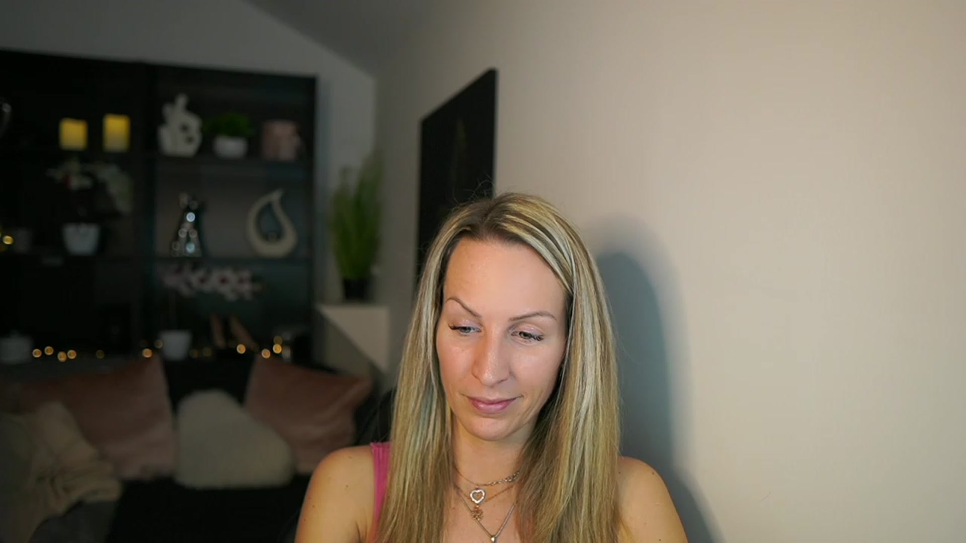 Gallery image thumbnail from Nikki__Sexx__'s myfreecams stream on, 02/12/2024, 22:39 image 2 of 20