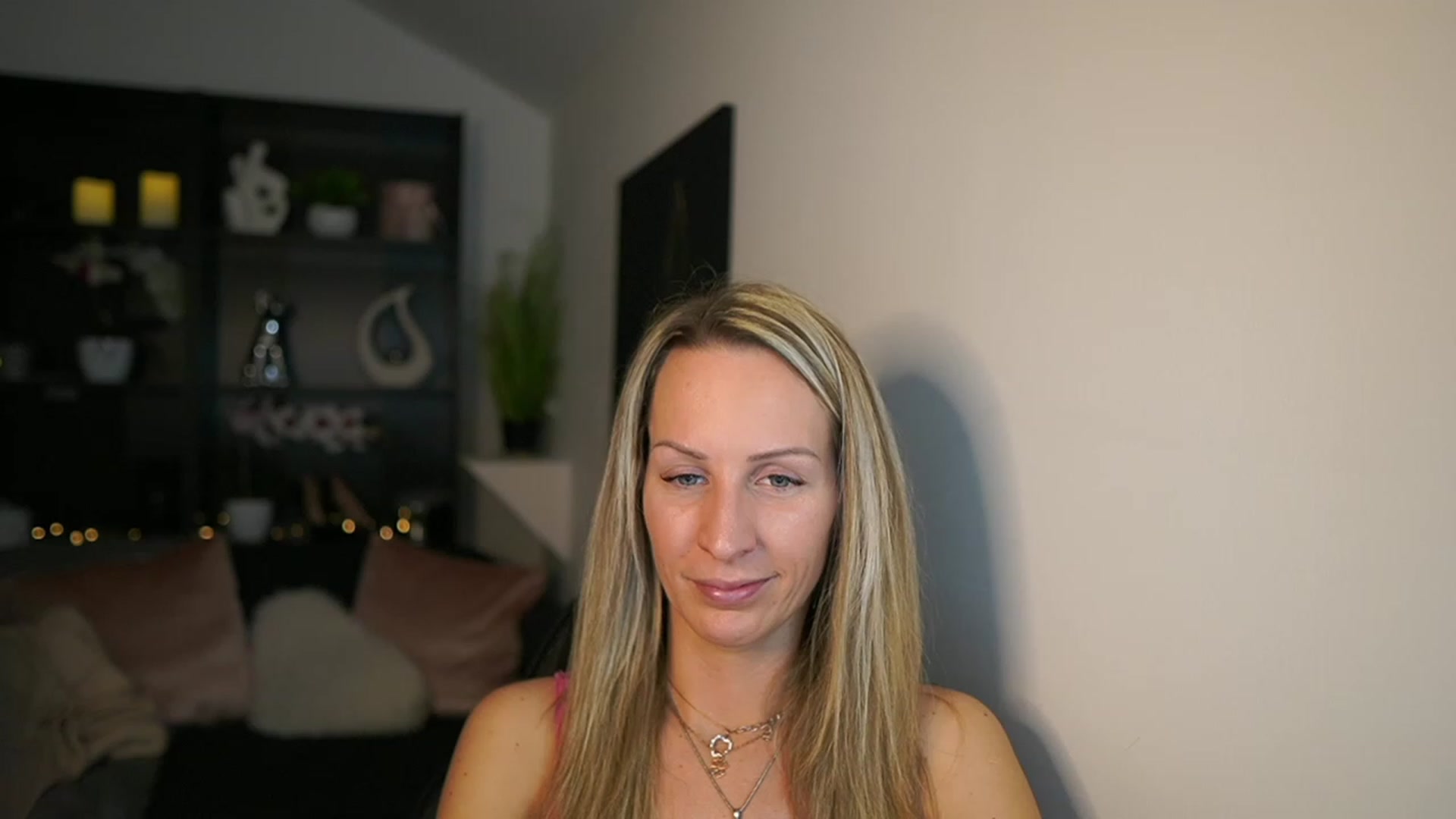 Gallery image thumbnail from Nikki__Sexx__'s myfreecams stream on, 02/12/2024, 22:39 image 7 of 20