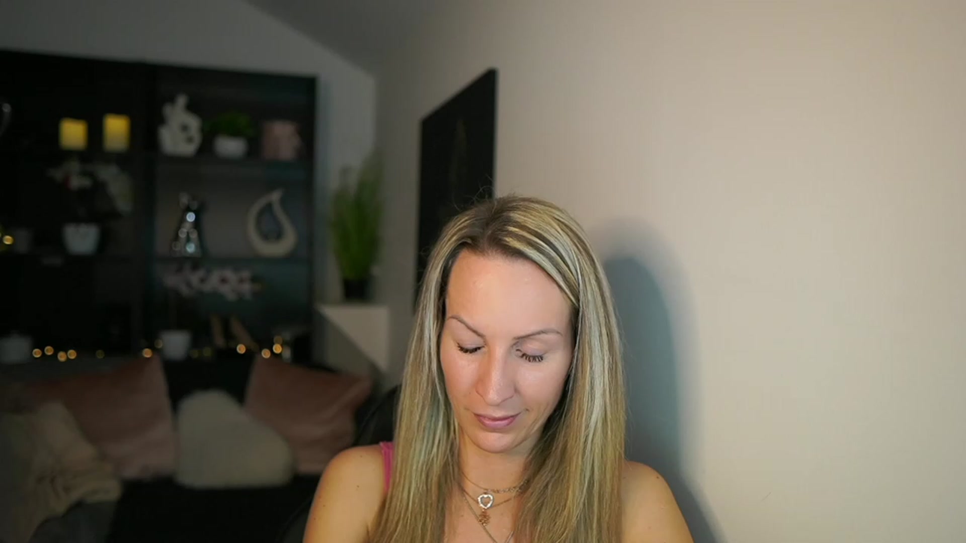 Gallery image thumbnail from Nikki__Sexx__'s myfreecams stream on, 02/12/2024, 22:39 image 5 of 20