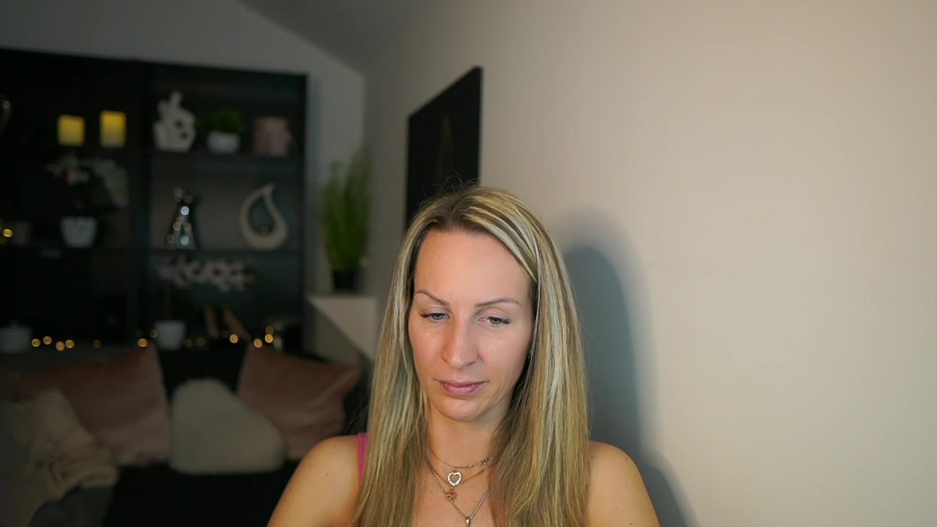 Gallery image thumbnail from Nikki__Sexx__'s myfreecams stream on, 02/12/2024, 22:39 image 3 of 20