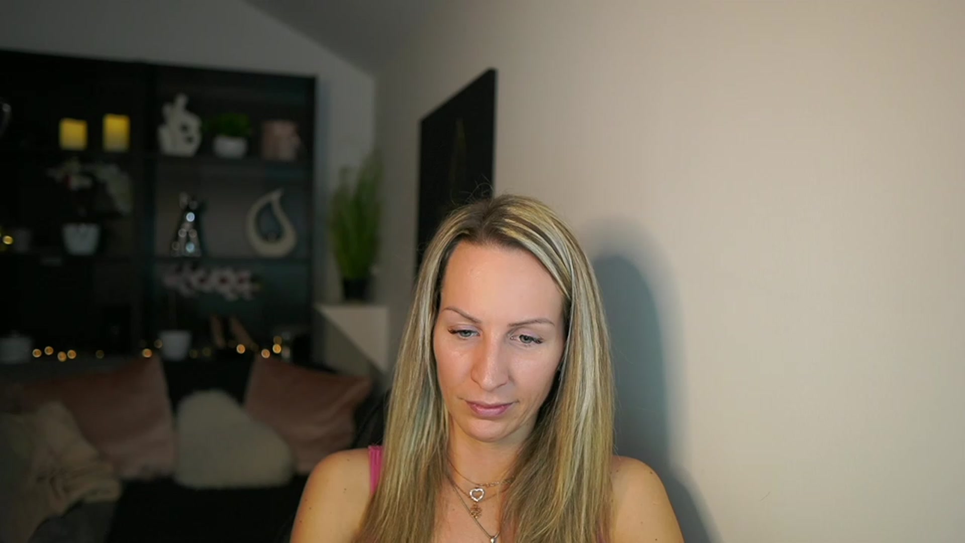 Gallery image thumbnail from Nikki__Sexx__'s myfreecams stream on, 02/12/2024, 22:39 image 4 of 20