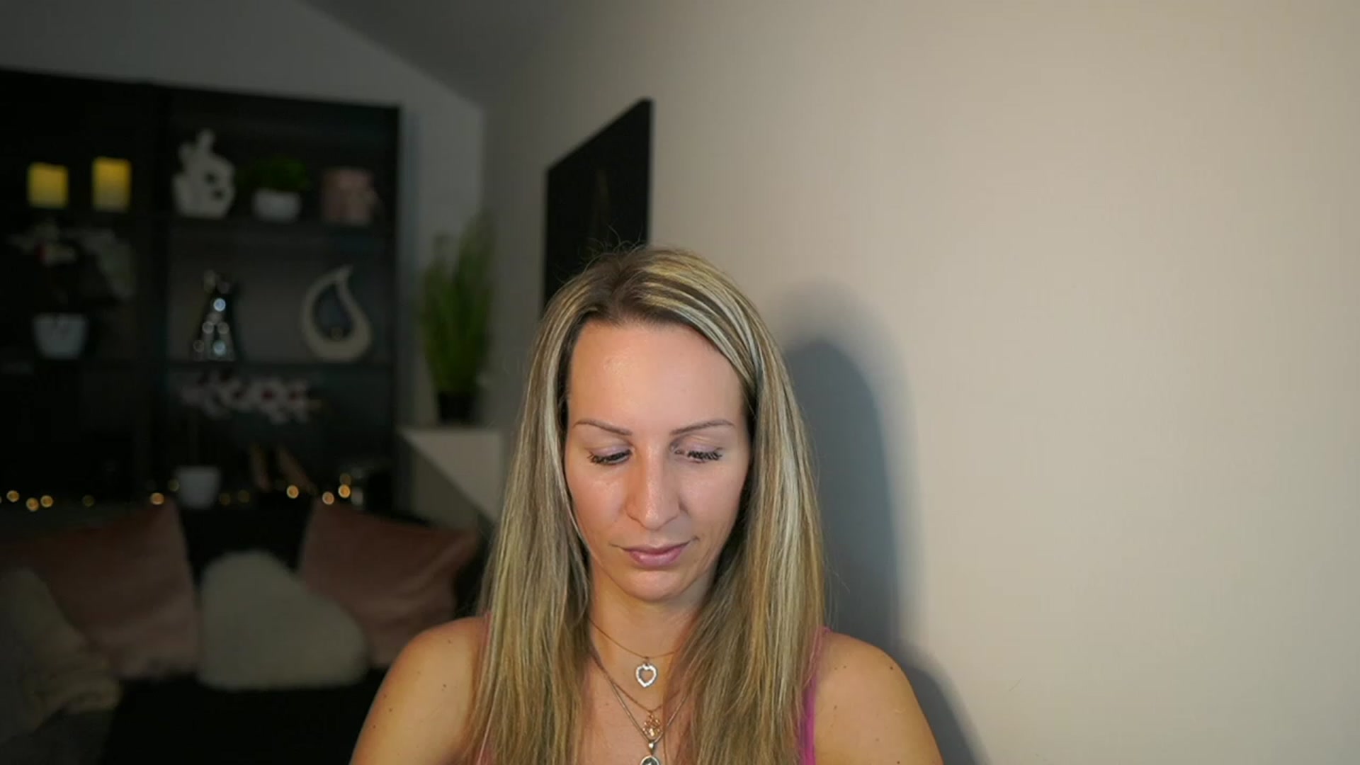 Gallery image thumbnail from Nikki__Sexx__'s myfreecams stream on, 02/13/2024, 24:03 image 7 of 20