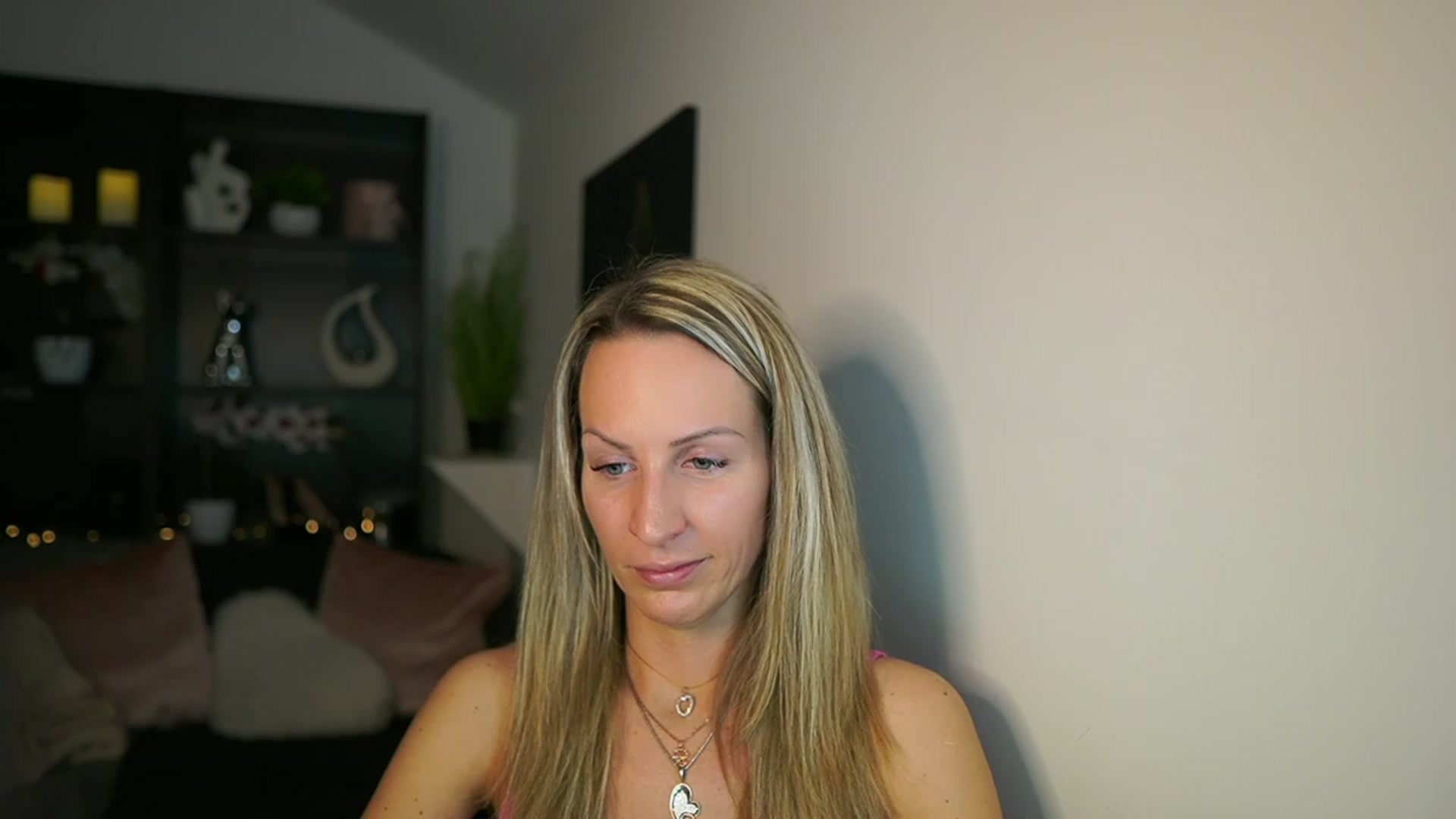 Gallery image thumbnail from Nikki__Sexx__'s myfreecams stream on, 02/13/2024, 24:03 image 2 of 20