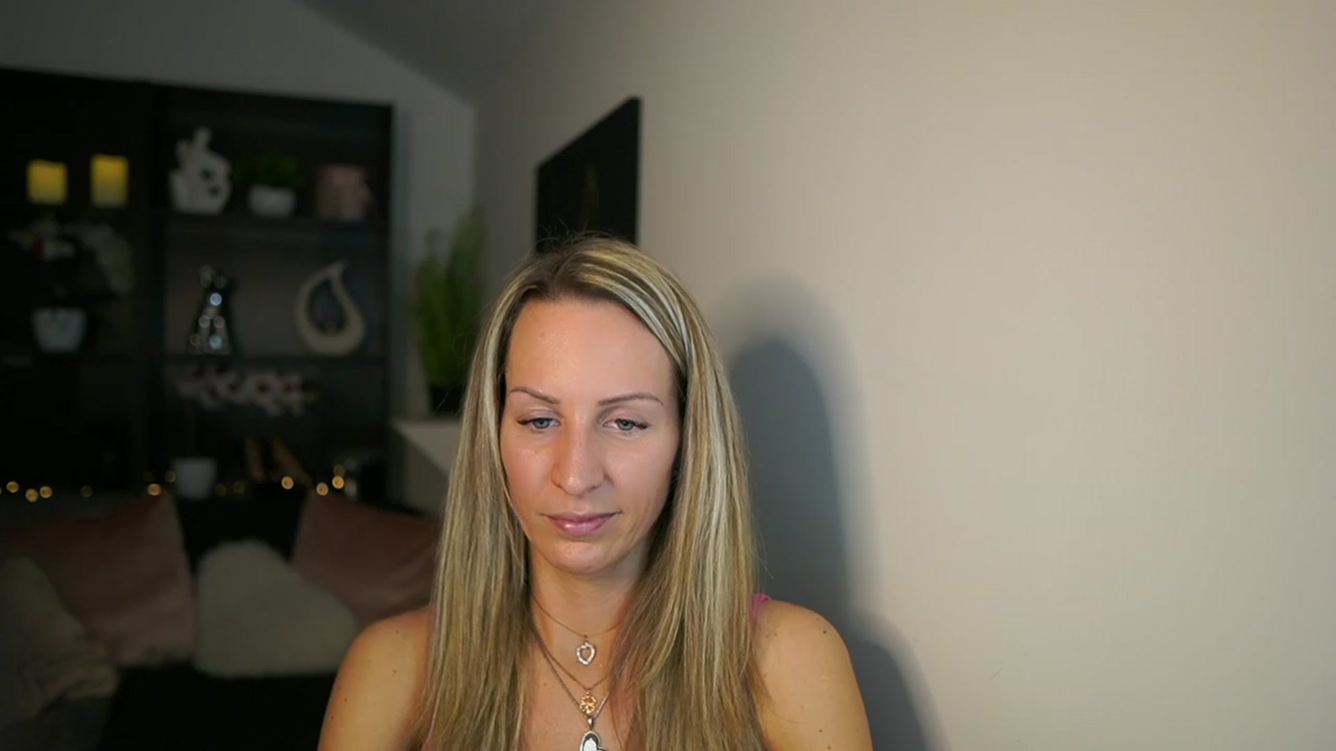 Gallery image thumbnail from Nikki__Sexx__'s myfreecams stream on, 02/13/2024, 24:03 image 4 of 20