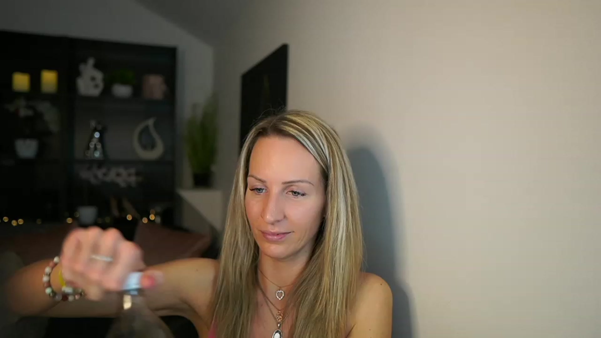 Gallery image thumbnail from Nikki__Sexx__'s myfreecams stream on, 02/13/2024, 24:03 image 5 of 20