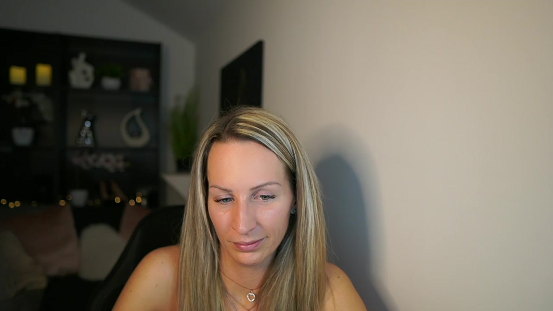 Gallery image thumbnail from Nikki__Sexx__'s myfreecams stream on, 02/13/2024, 24:03 image 20 of 20
