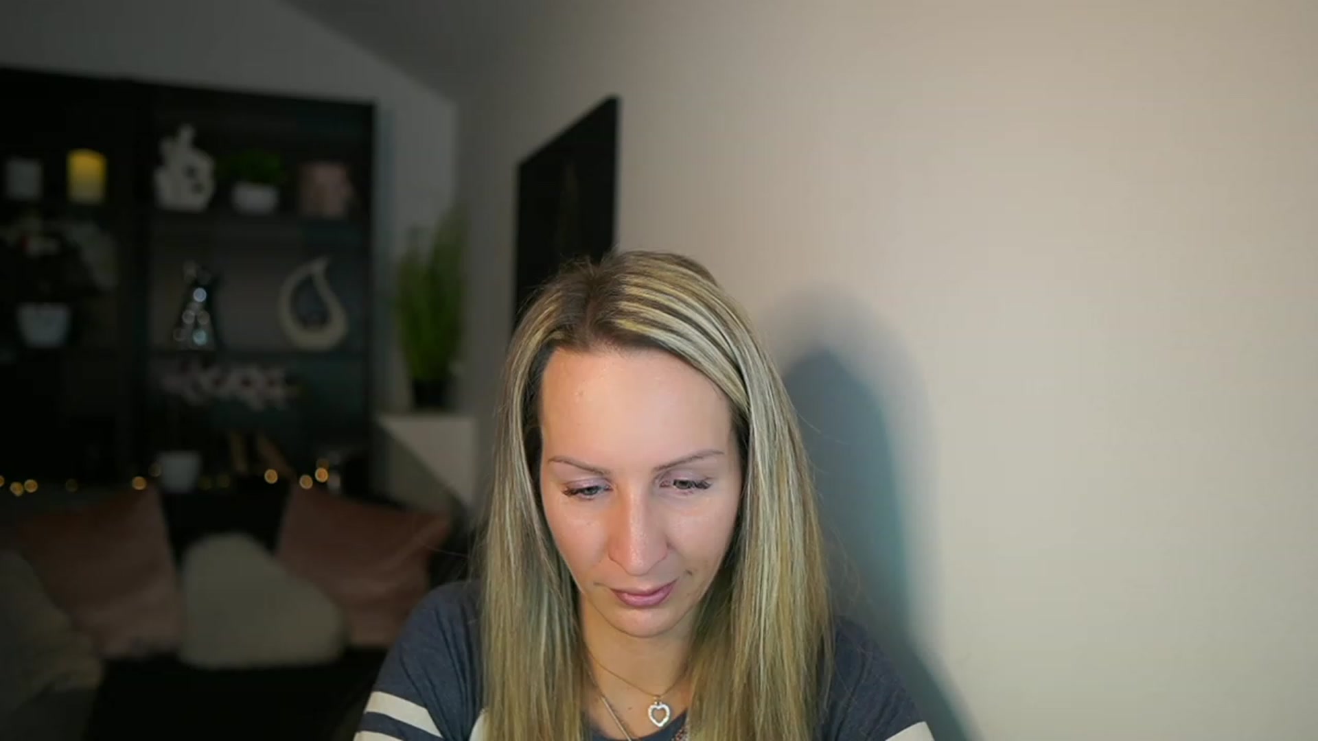 Gallery image thumbnail from Nikki__Sexx__'s myfreecams stream on, 02/13/2024, 21:13 image 15 of 20