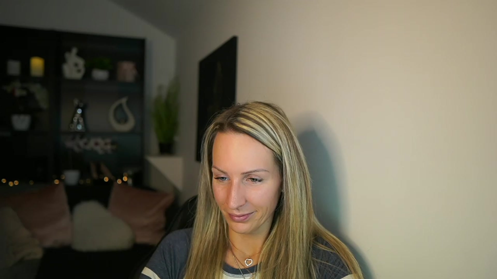 Gallery image thumbnail from Nikki__Sexx__'s myfreecams stream on, 02/13/2024, 21:13 image 7 of 20