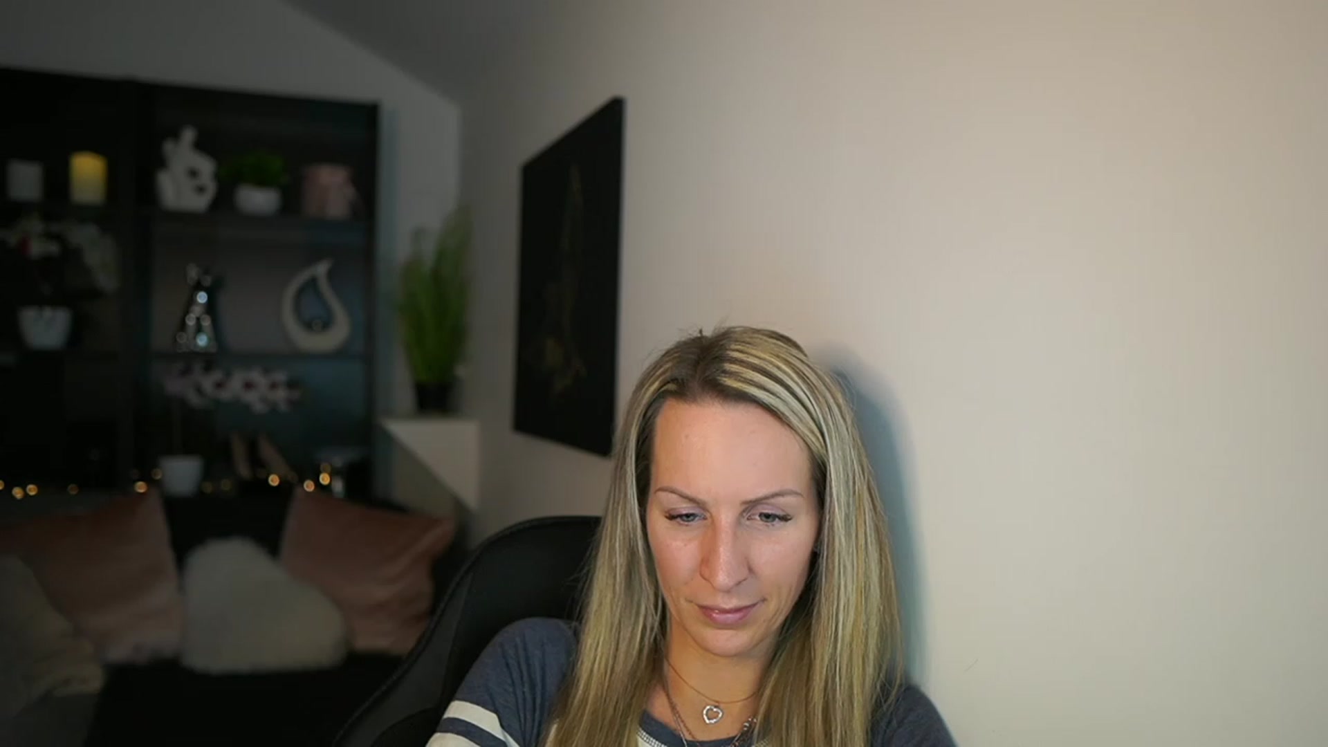 Gallery image thumbnail from Nikki__Sexx__'s myfreecams stream on, 02/13/2024, 21:13 image 14 of 20