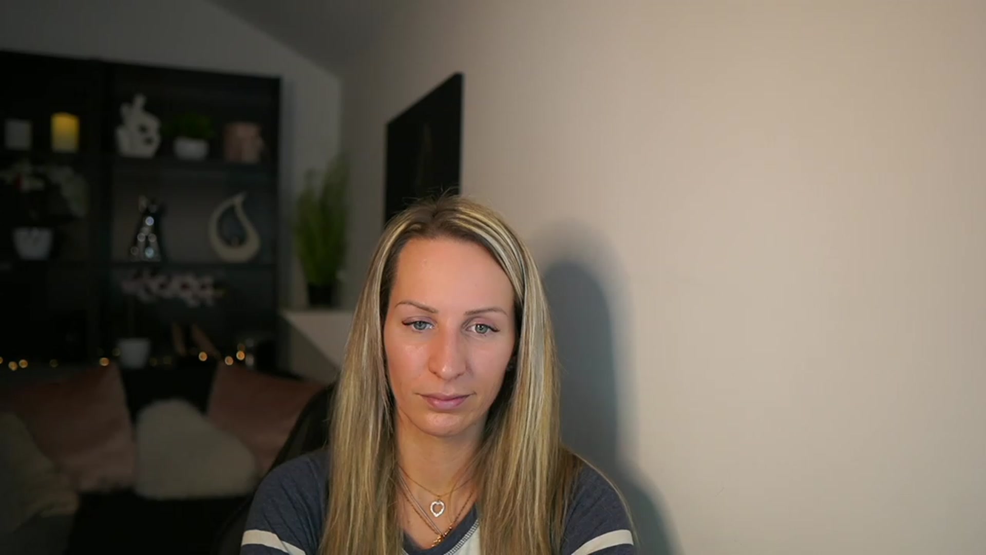 Gallery image thumbnail from Nikki__Sexx__'s myfreecams stream on, 02/14/2024, 24:02 image 18 of 20