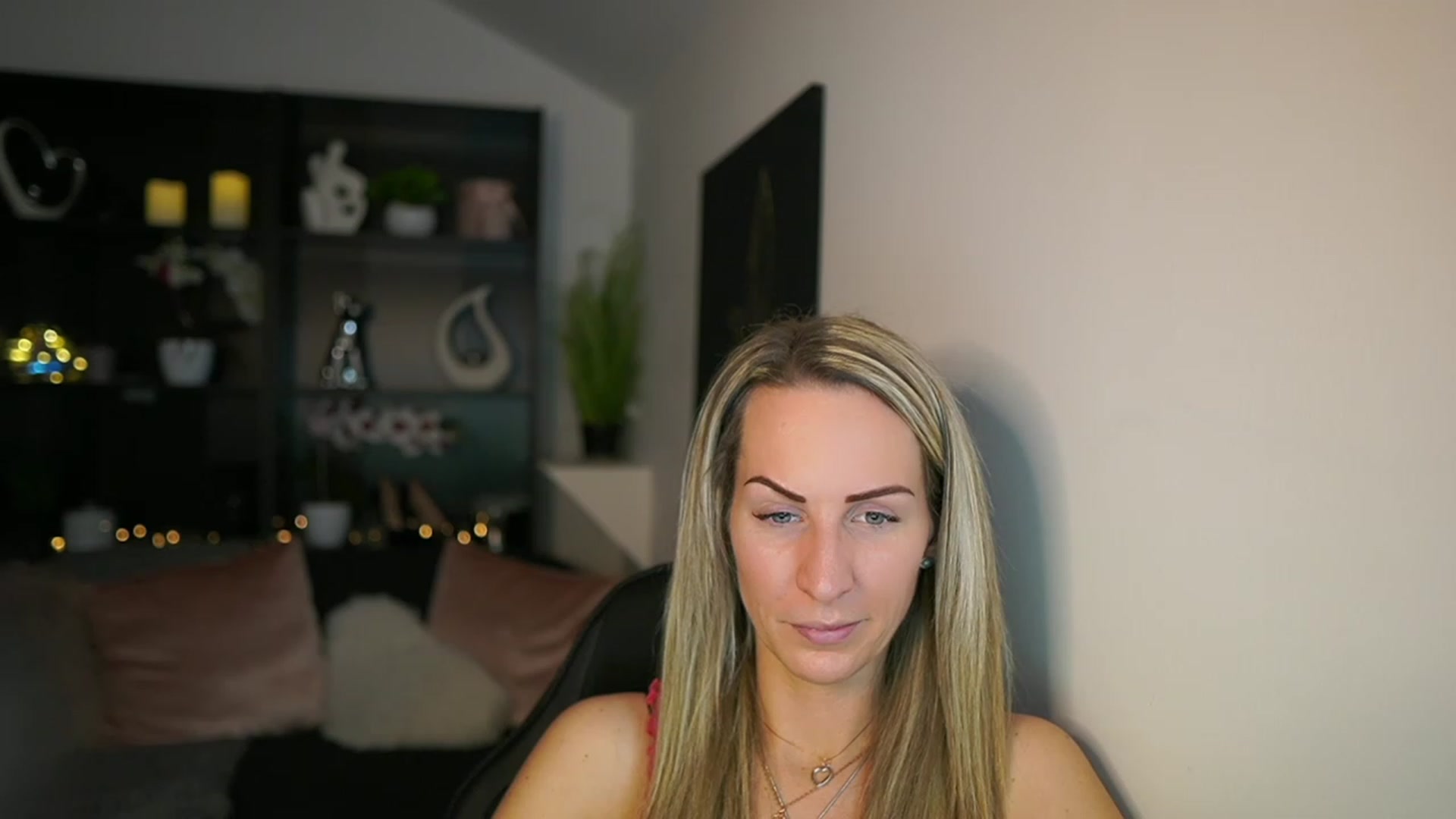 Gallery image thumbnail from Nikki__Sexx__'s myfreecams stream on, 02/15/2024, 20:12 image 11 of 20