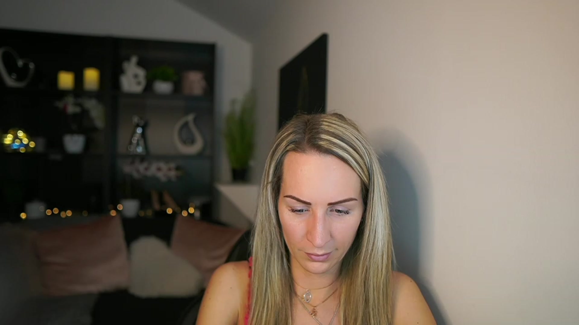 Gallery image thumbnail from Nikki__Sexx__'s myfreecams stream on, 02/15/2024, 20:12 image 7 of 20