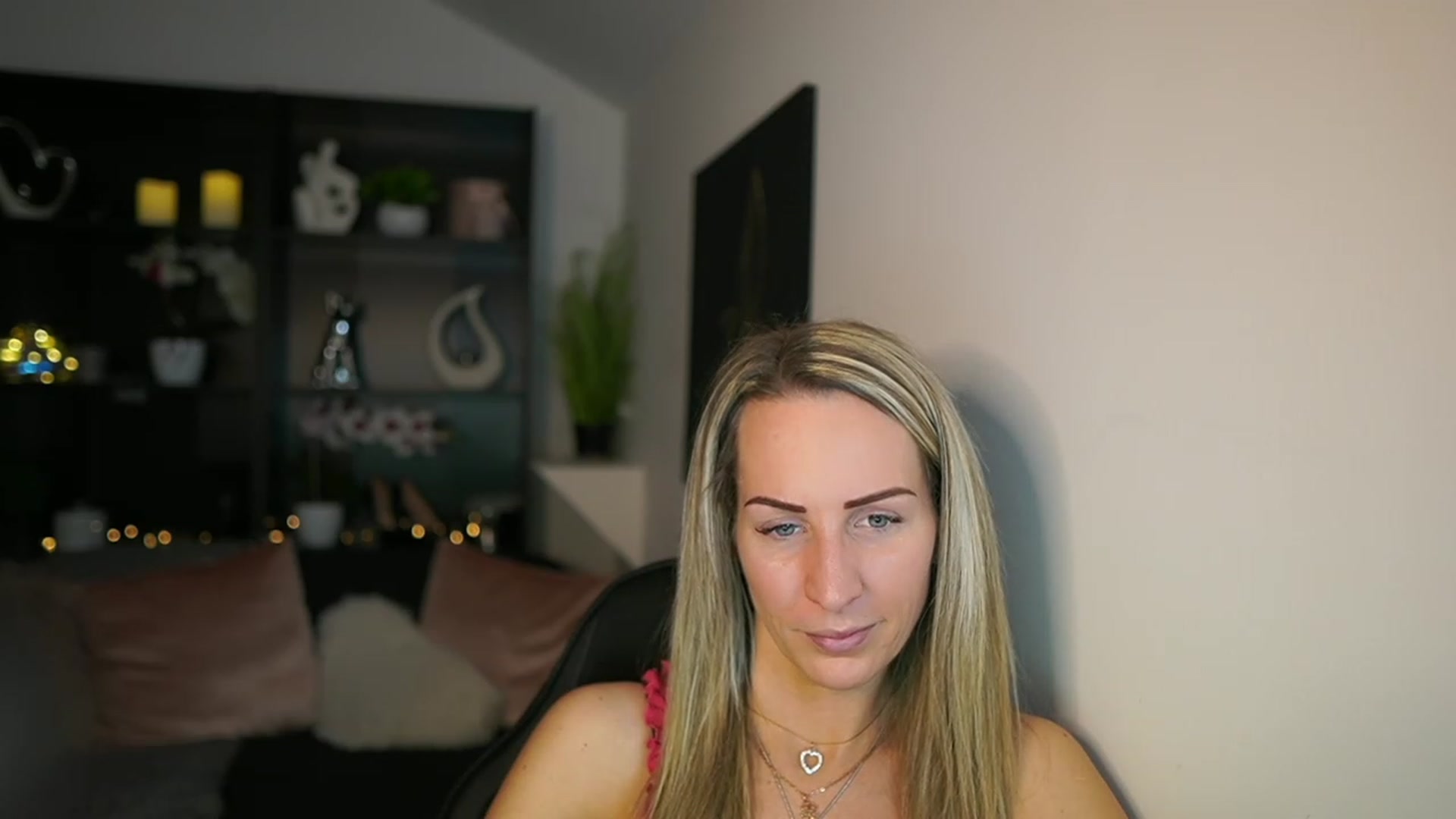 Gallery image thumbnail from Nikki__Sexx__'s myfreecams stream on, 02/15/2024, 20:12 image 14 of 20
