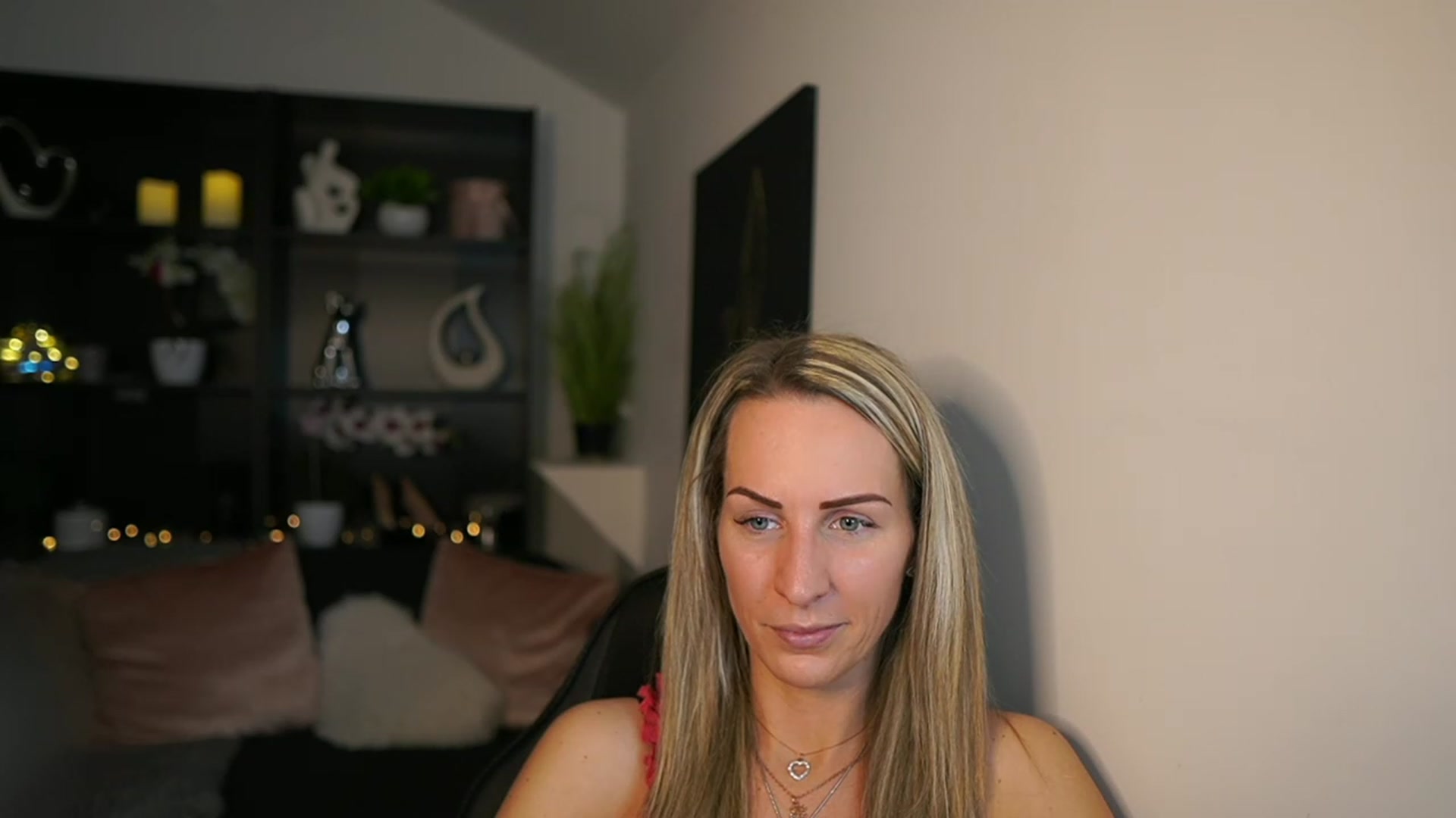 Gallery image thumbnail from Nikki__Sexx__'s myfreecams stream on, 02/15/2024, 20:12 image 15 of 20