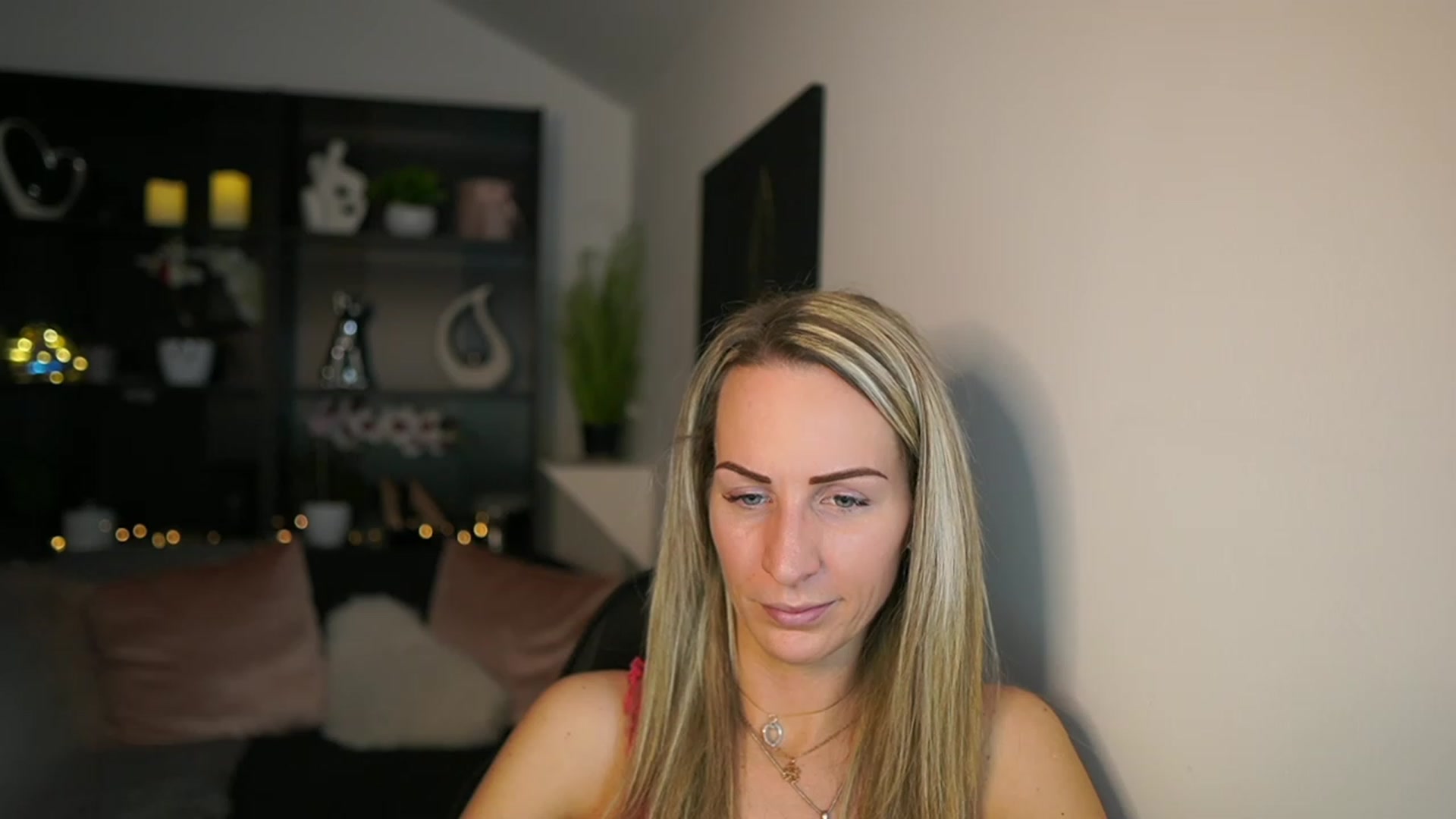 Gallery image thumbnail from Nikki__Sexx__'s myfreecams stream on, 02/15/2024, 20:12 image 9 of 20