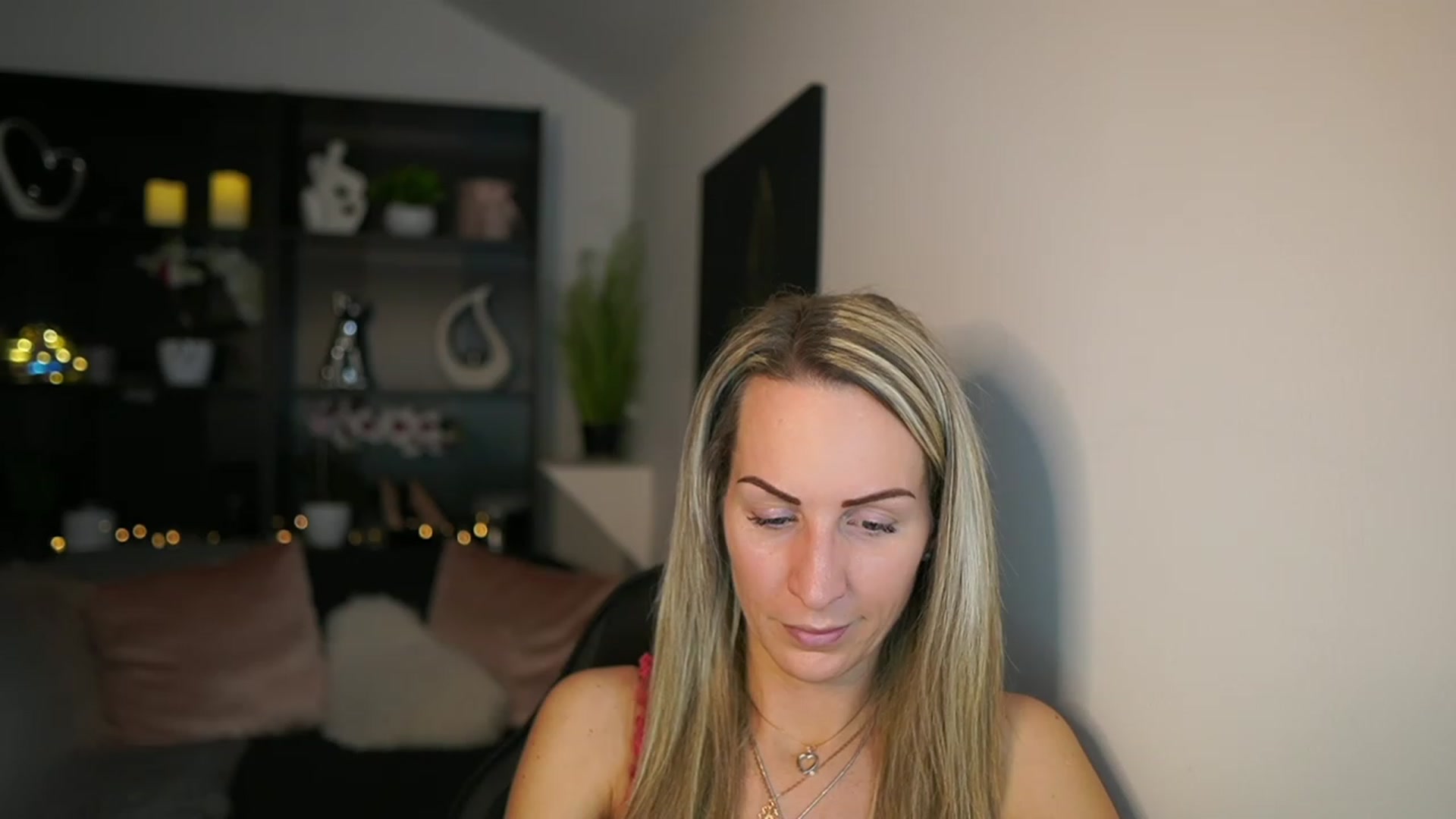 Gallery image thumbnail from Nikki__Sexx__'s myfreecams stream on, 02/15/2024, 20:12 image 10 of 20