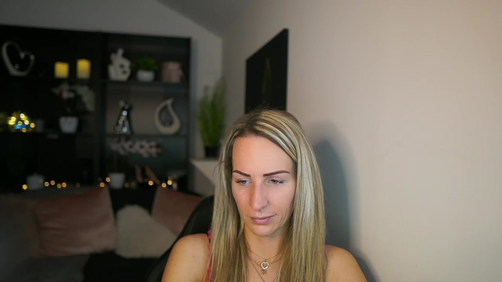 Gallery image thumbnail from Nikki__Sexx__'s myfreecams stream on, 02/15/2024, 20:12 image 1 of 20
