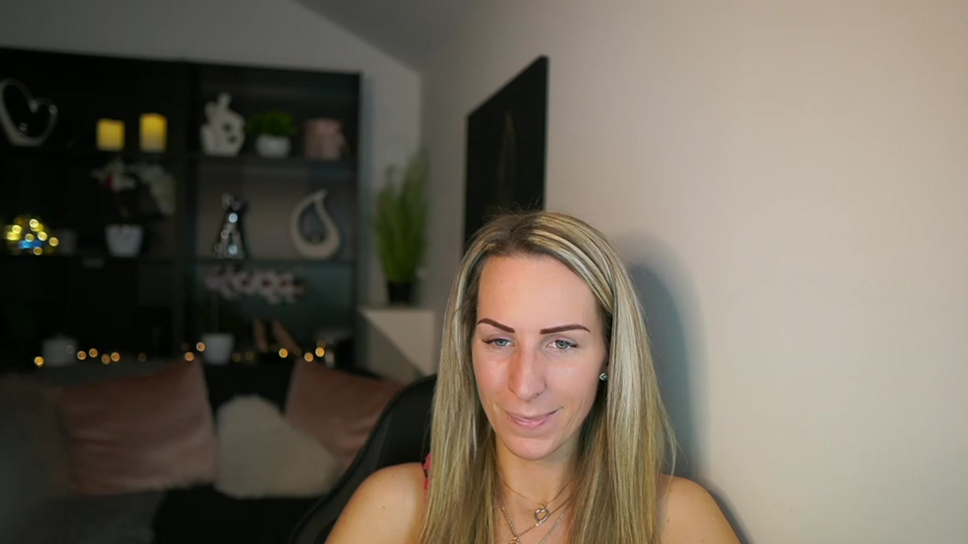 Gallery image thumbnail from Nikki__Sexx__'s myfreecams stream on, 02/15/2024, 20:12 image 12 of 20