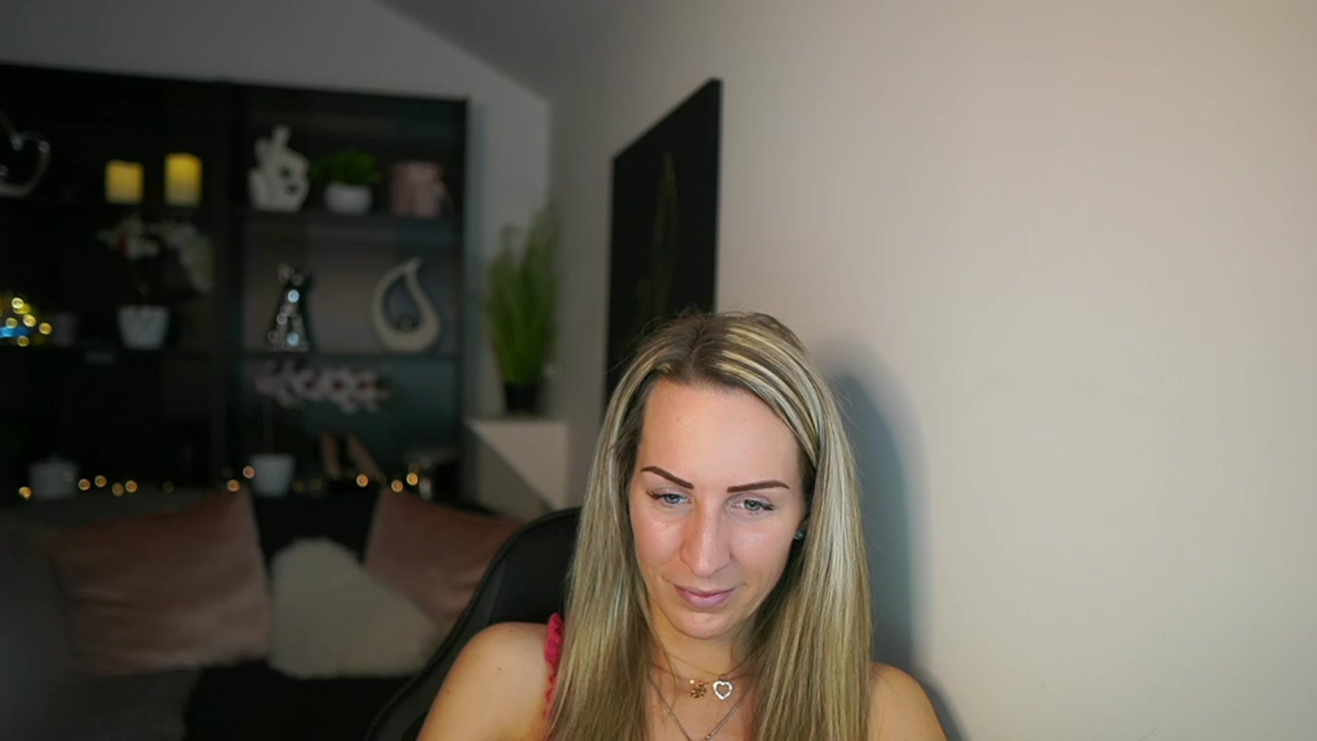 Gallery image thumbnail from Nikki__Sexx__'s myfreecams stream on, 02/15/2024, 21:43 image 20 of 20