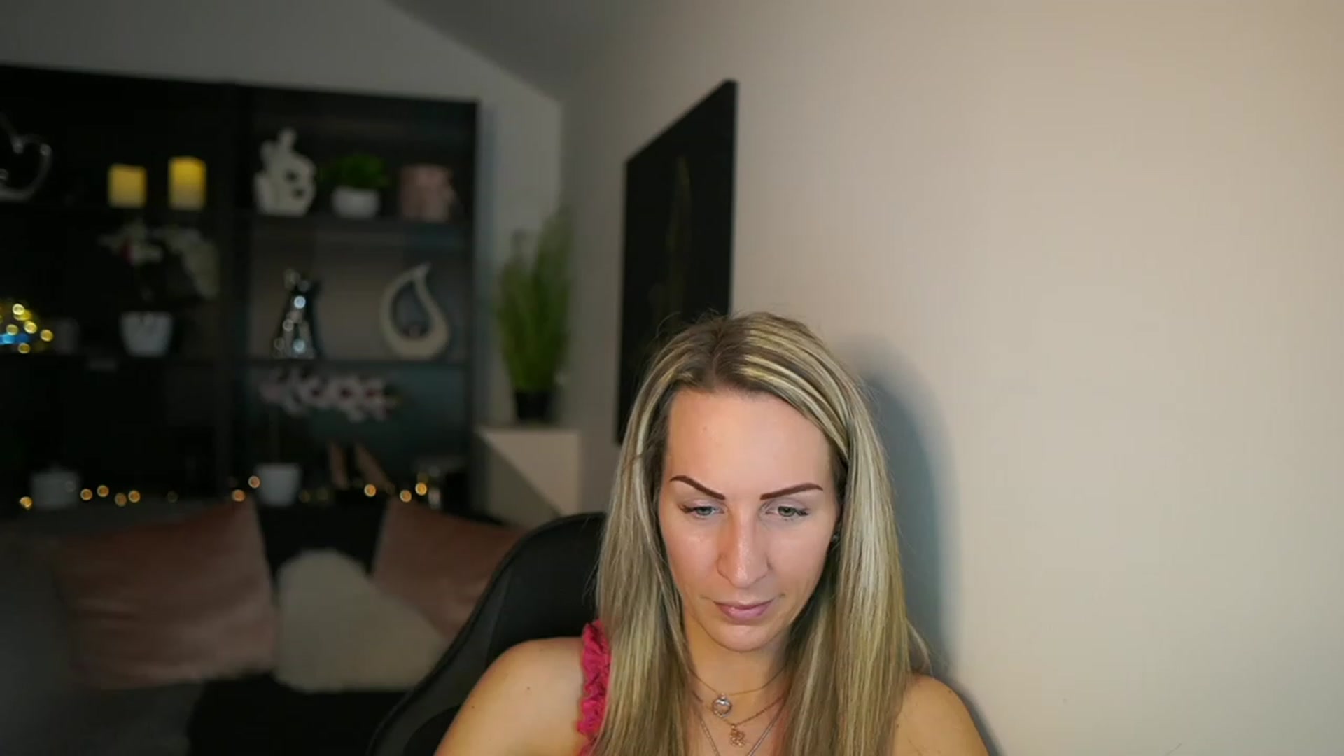 Gallery image thumbnail from Nikki__Sexx__'s myfreecams stream on, 02/15/2024, 21:43 image 13 of 20