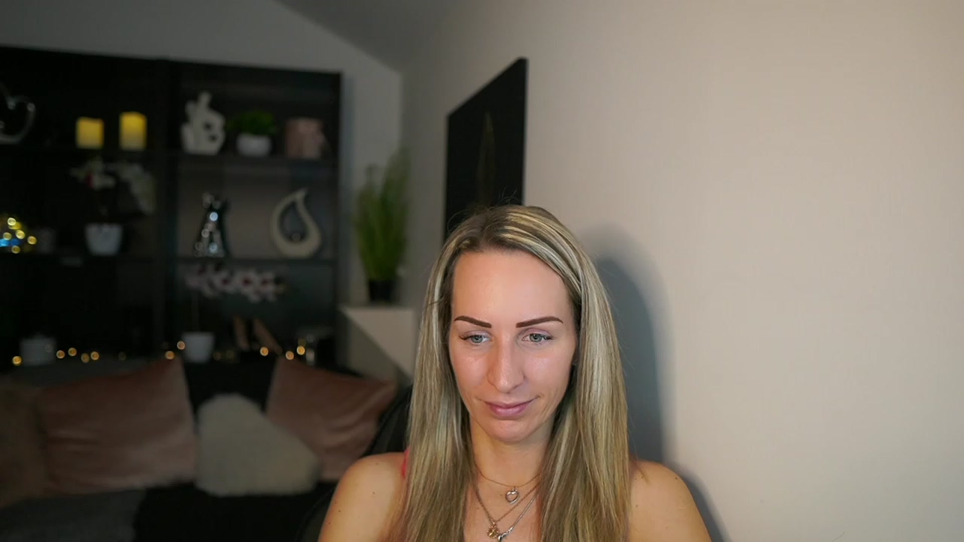 Gallery image thumbnail from Nikki__Sexx__'s myfreecams stream on, 02/15/2024, 22:32 image 6 of 20