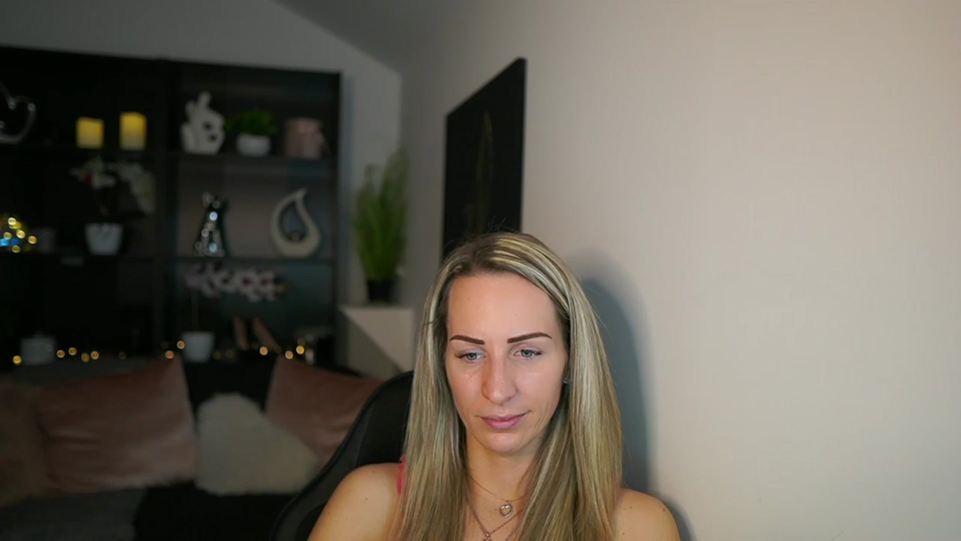 Gallery image thumbnail from Nikki__Sexx__'s myfreecams stream on, 02/15/2024, 22:32 image 18 of 20
