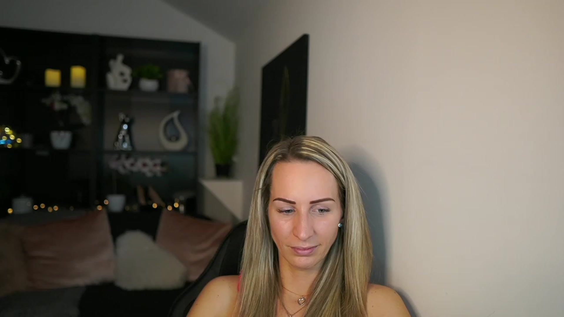 Gallery image thumbnail from Nikki__Sexx__'s myfreecams stream on, 02/15/2024, 22:32 image 16 of 20