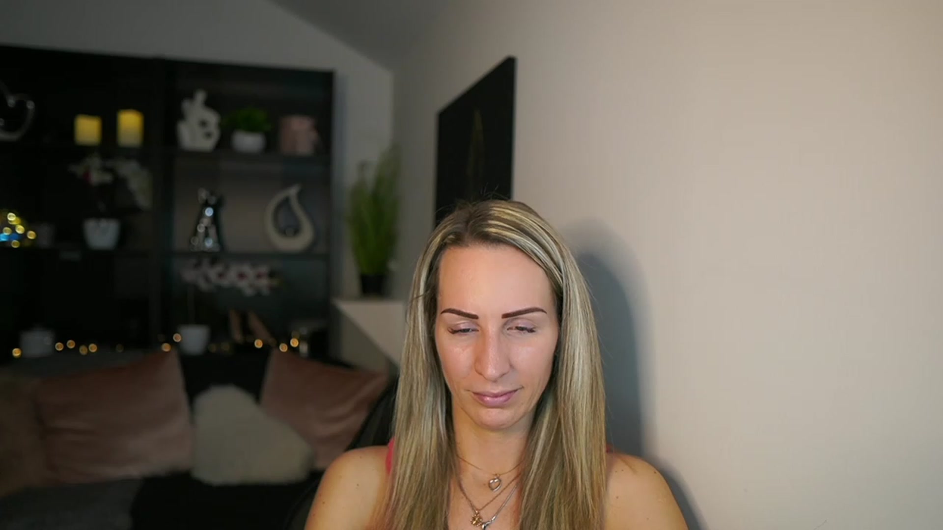 Gallery image thumbnail from Nikki__Sexx__'s myfreecams stream on, 02/15/2024, 22:32 image 11 of 20