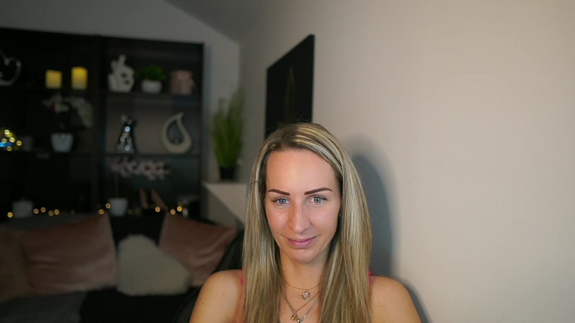 Gallery image thumbnail from Nikki__Sexx__'s myfreecams stream on, 02/15/2024, 22:32 image 13 of 20
