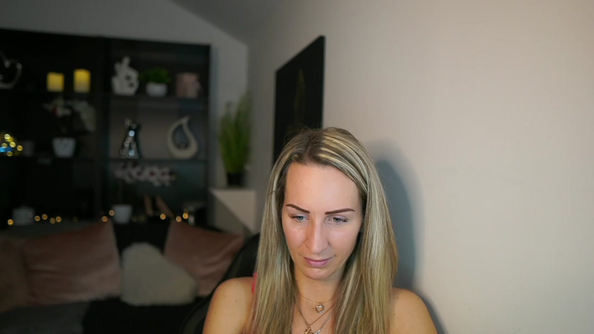 Gallery image thumbnail from Nikki__Sexx__'s myfreecams stream on, 02/15/2024, 22:32 image 15 of 20