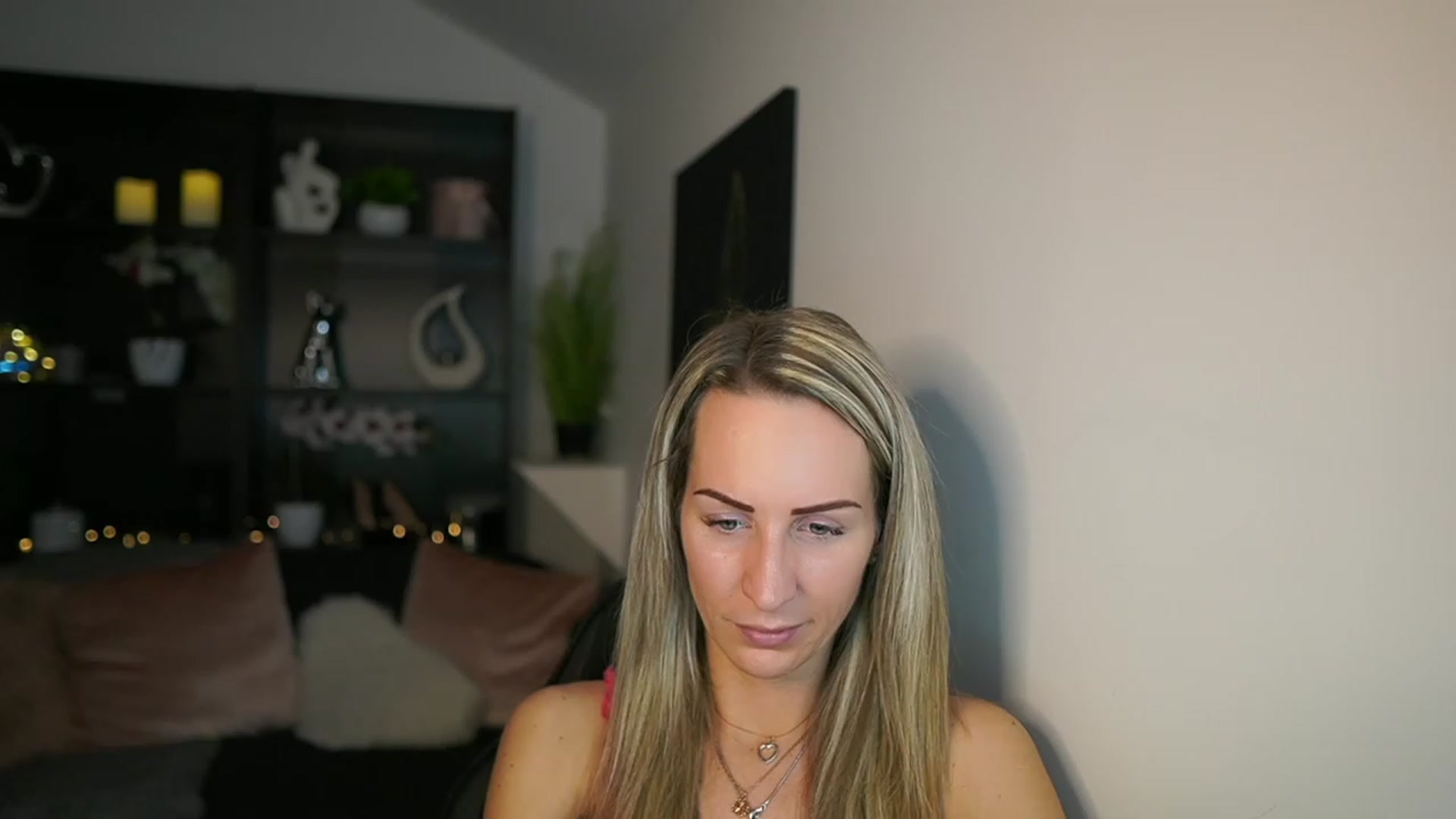 Gallery image thumbnail from Nikki__Sexx__'s myfreecams stream on, 02/15/2024, 22:32 image 4 of 20
